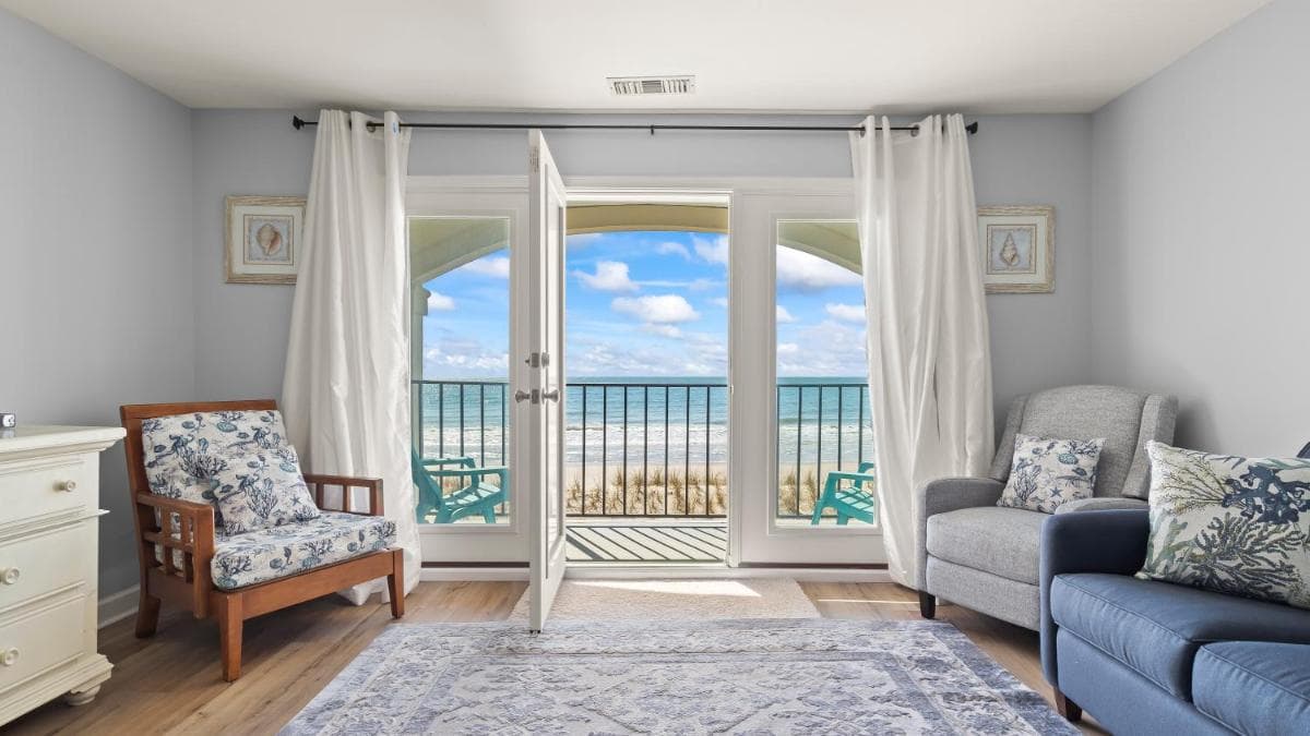 Villa Capriani 115B interior in North Topsail Beach, NC — gallery photo 2