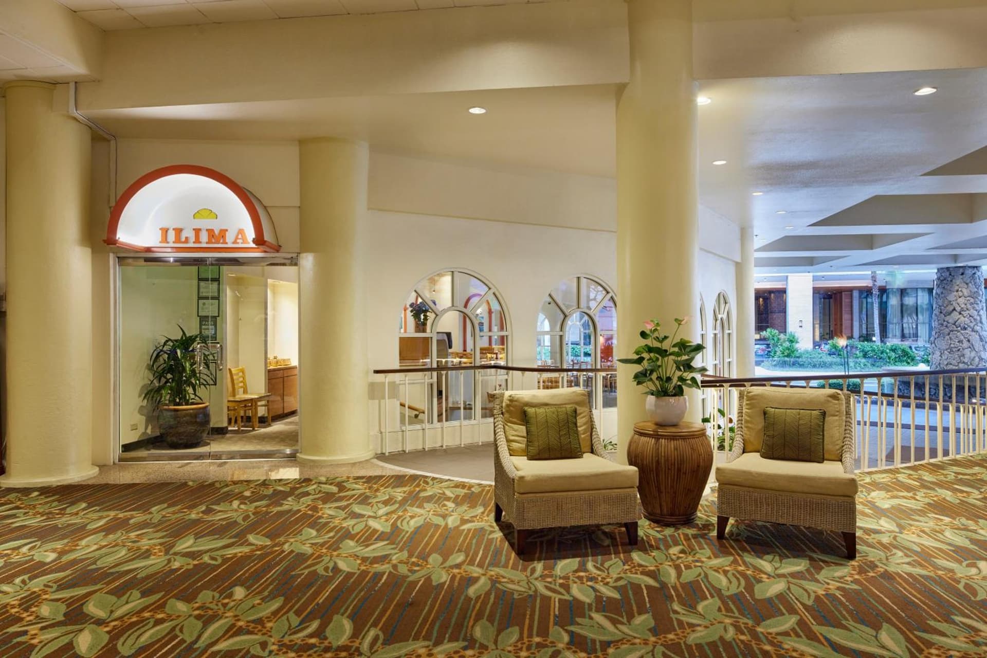 Waikiki Resort Hotel gallery photo in Honolulu, HI — image 7