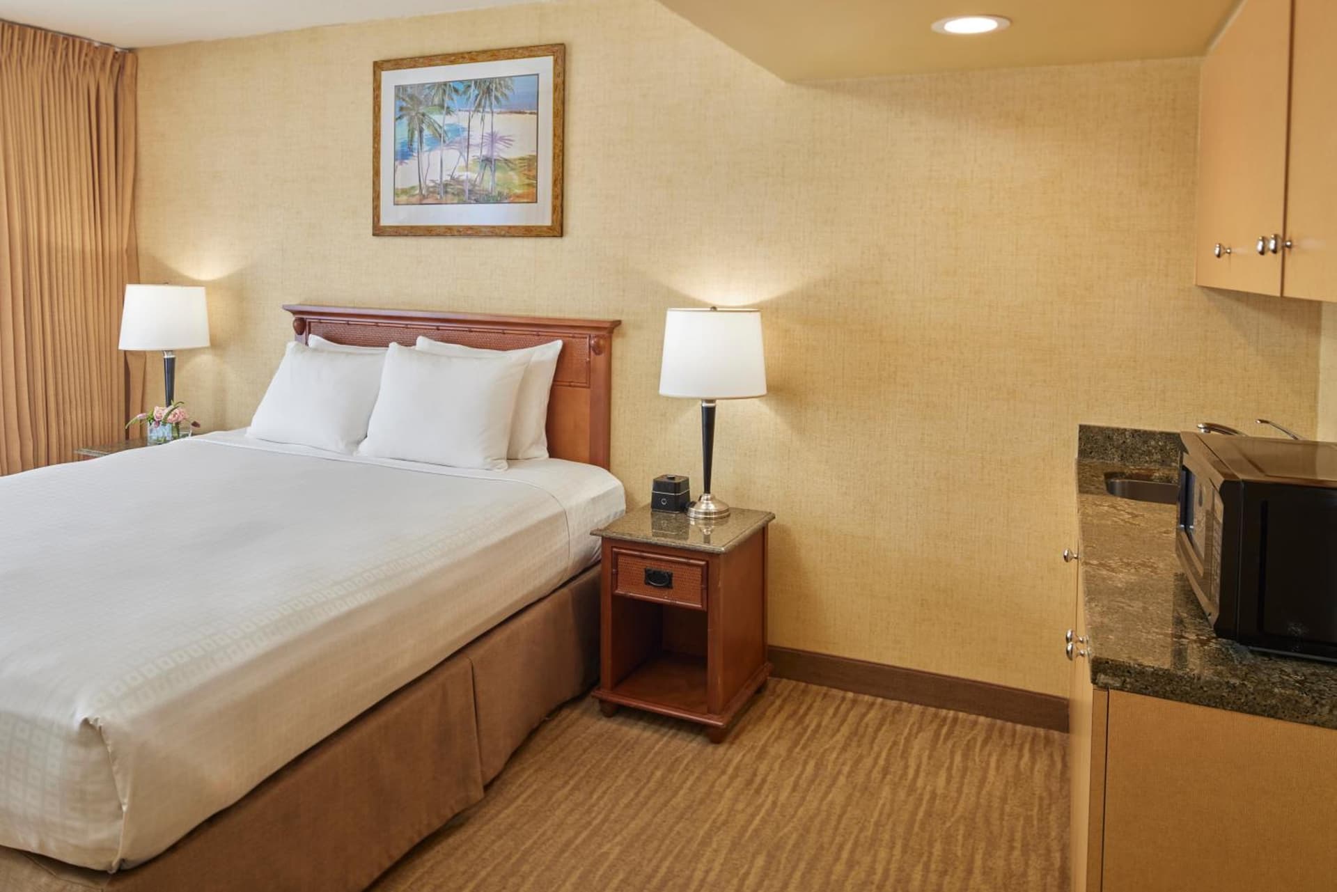 Waikiki Resort Hotel gallery photo in Honolulu, HI — image 23