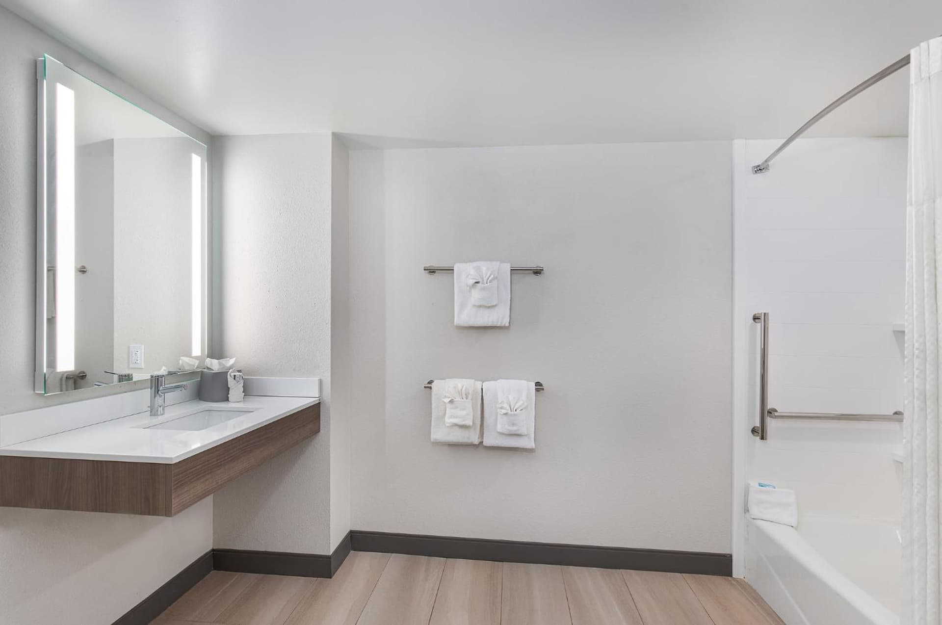Holiday Inn Express & Suites Columbus at Northlake by IHG gallery photo in Columbus, GA — image 50