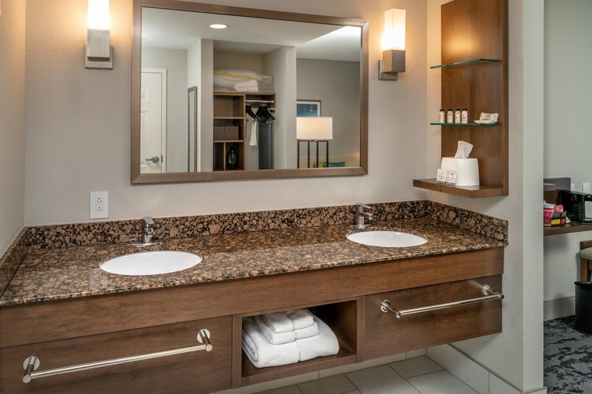 Delta Hotels by Marriott Huntington Mall gallery photo in Barboursville, WV — image 19
