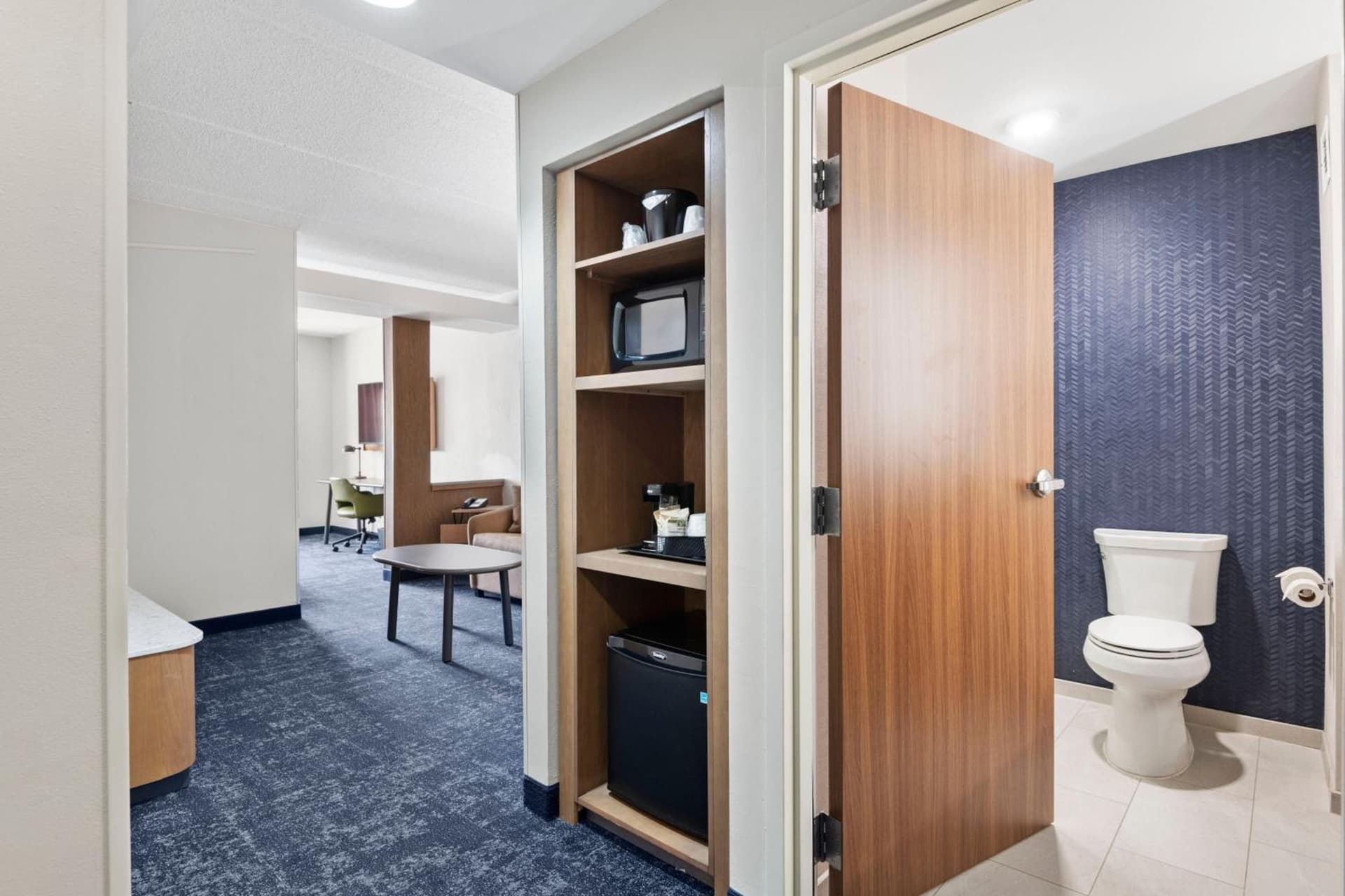Fairfield Inn & Suites by Marriott Hickory interior in Hickory, NC — gallery photo 2