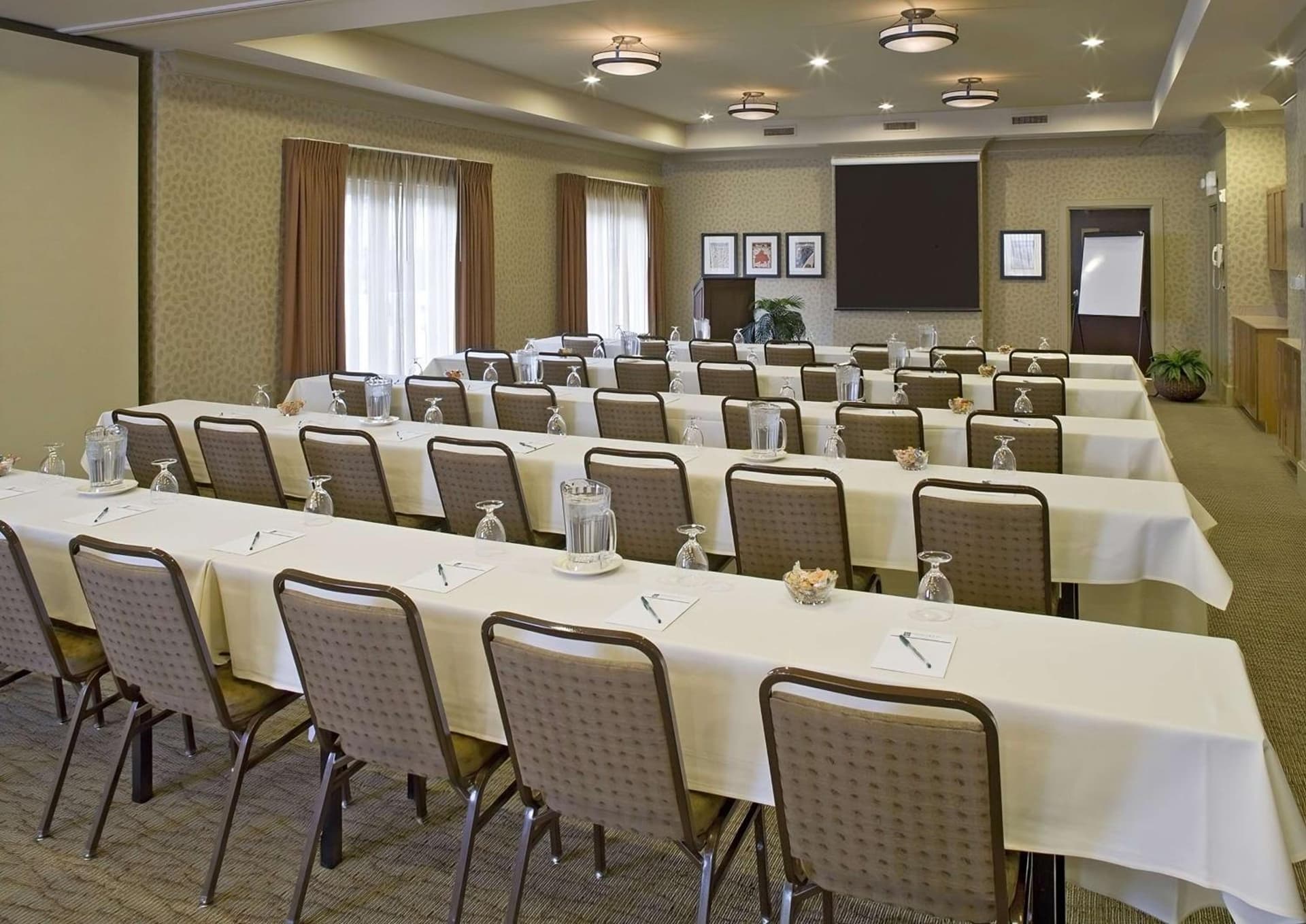 Eastgate Hotel, BW Signature Collection gallery photo in Bellevue, WA — image 4