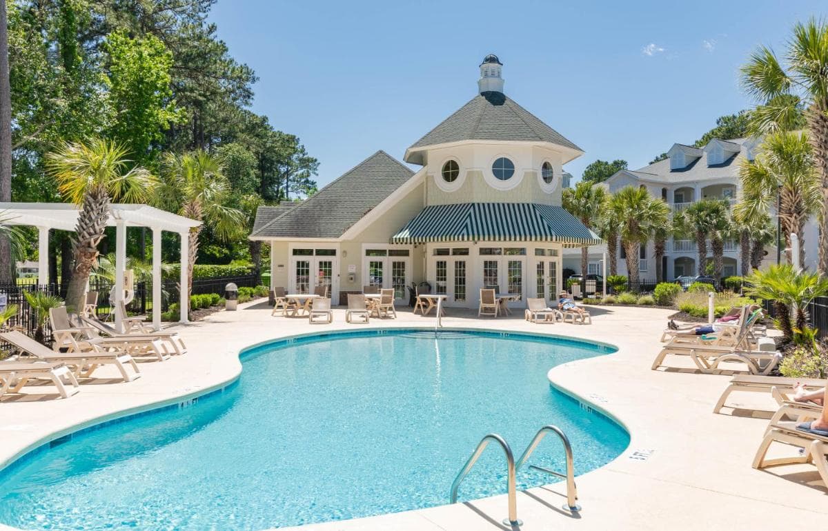 The Salty Fairway, Golf Course Condo with Resort Style Pool, 5 Miles from Beach, Fully updated interior in Myrtle Beach, SC — gallery photo 2