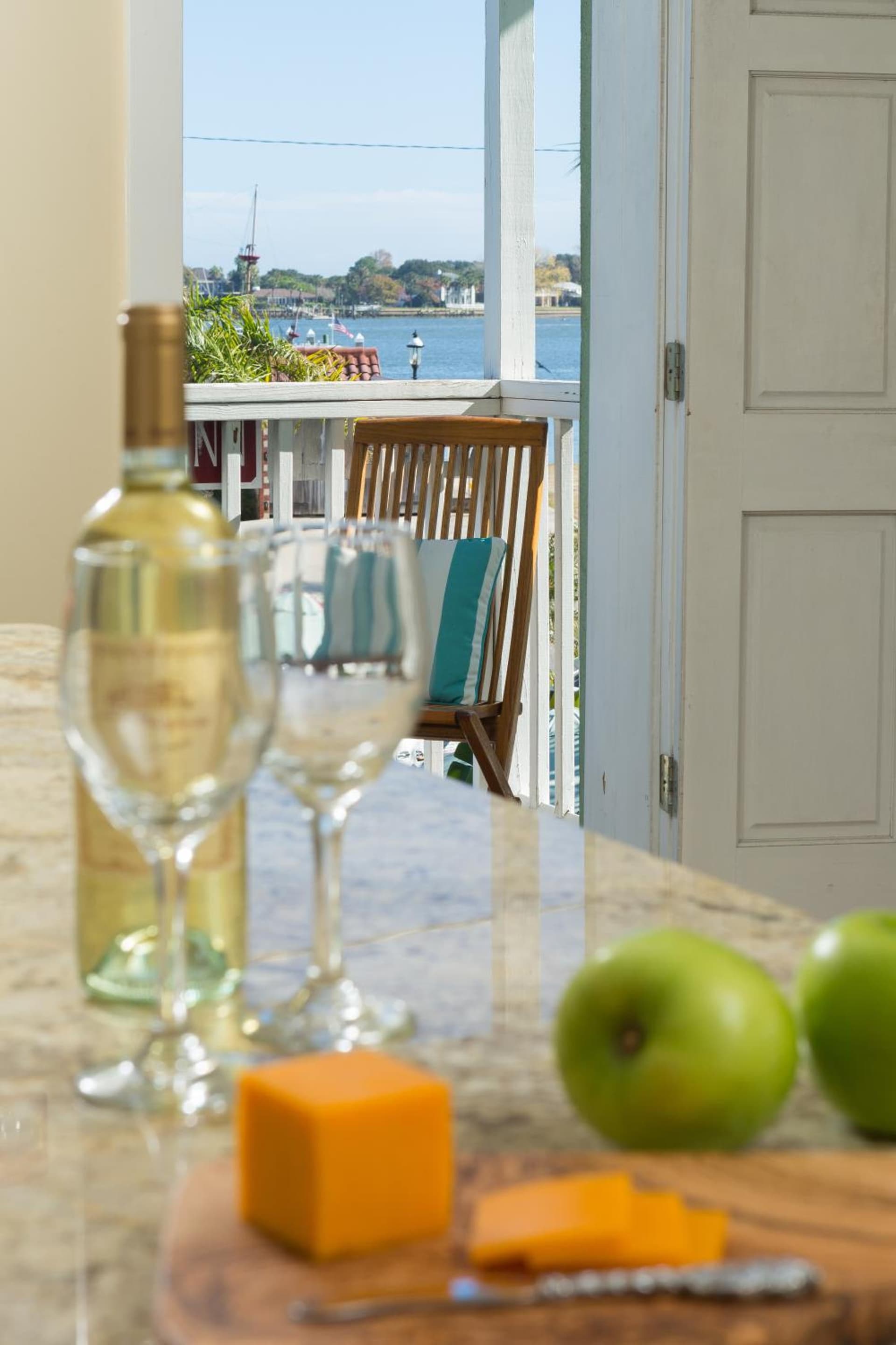 Bella Bay Inn interior in St. Augustine, FL — gallery photo 2