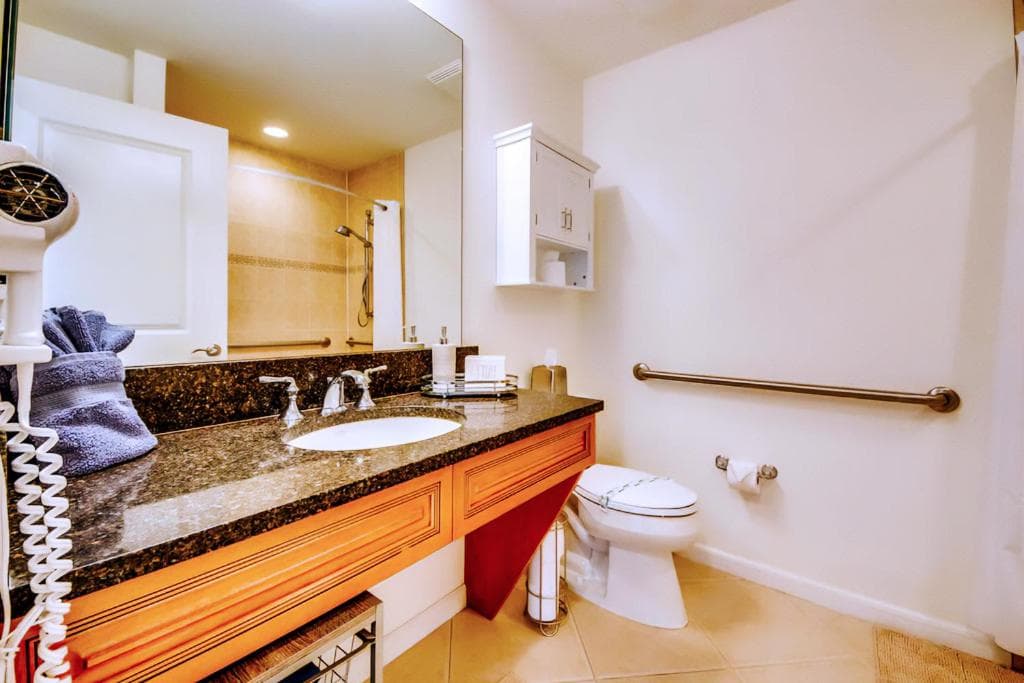 Vista Del Mar at Cape Harbour Marina, 10th Floor Luxury Condo, King Bed, Views! gallery photo in Cape Coral, FL — image 12