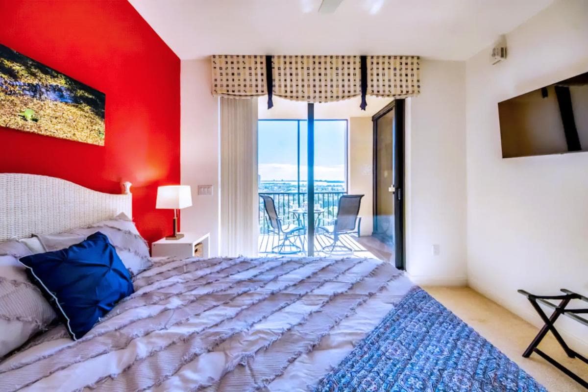 Vista Del Mar at Cape Harbour Marina, 10th Floor Luxury Condo, King Bed, Views! gallery photo in Cape Coral, FL — image 8