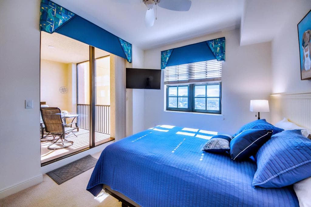 Vista Del Mar at Cape Harbour Marina, 10th Floor Luxury Condo, King Bed, Views! gallery photo in Cape Coral, FL — image 9