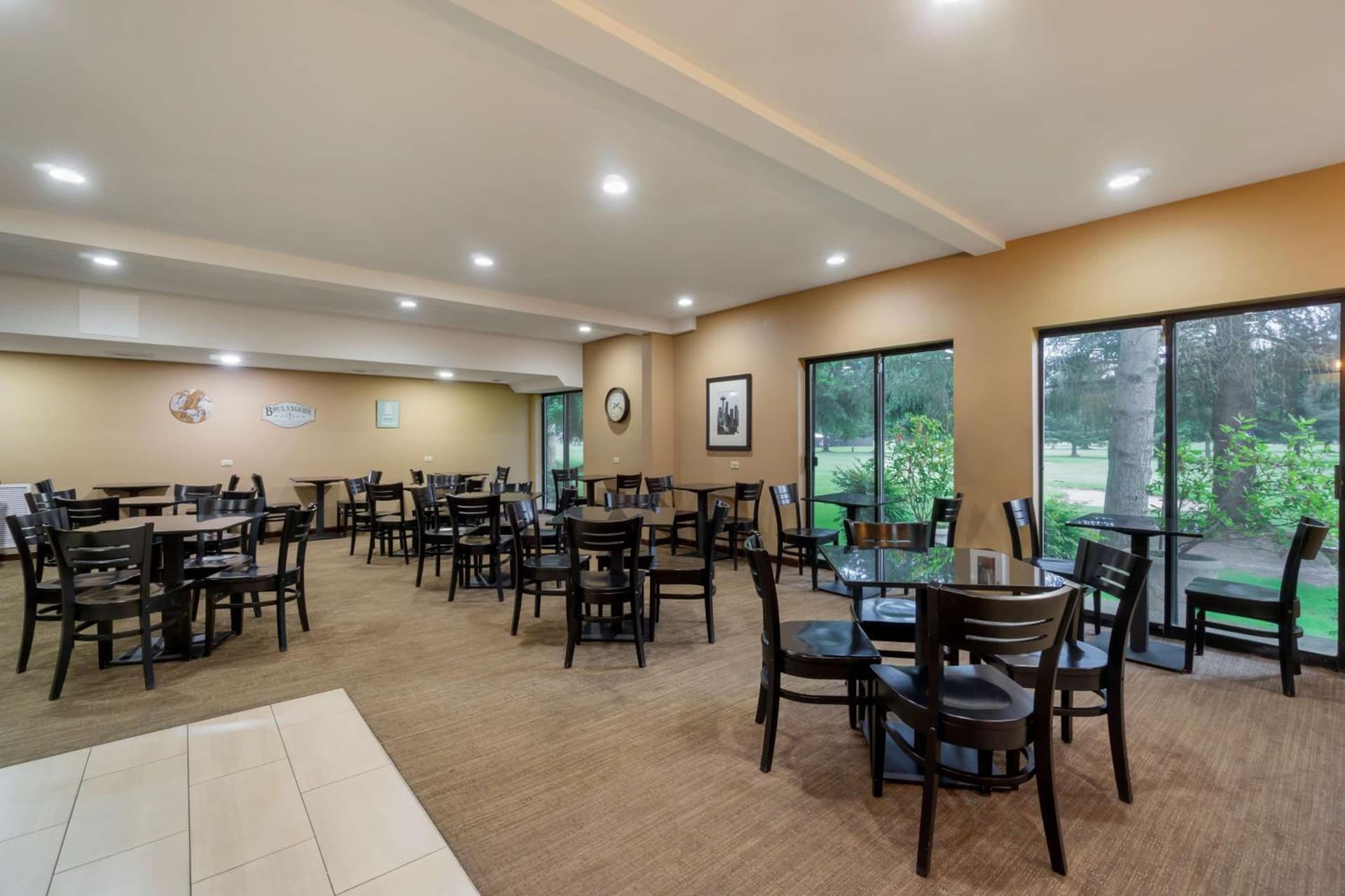 Best Western Plus Plaza by the Green gallery photo in Kent, WA — image 14