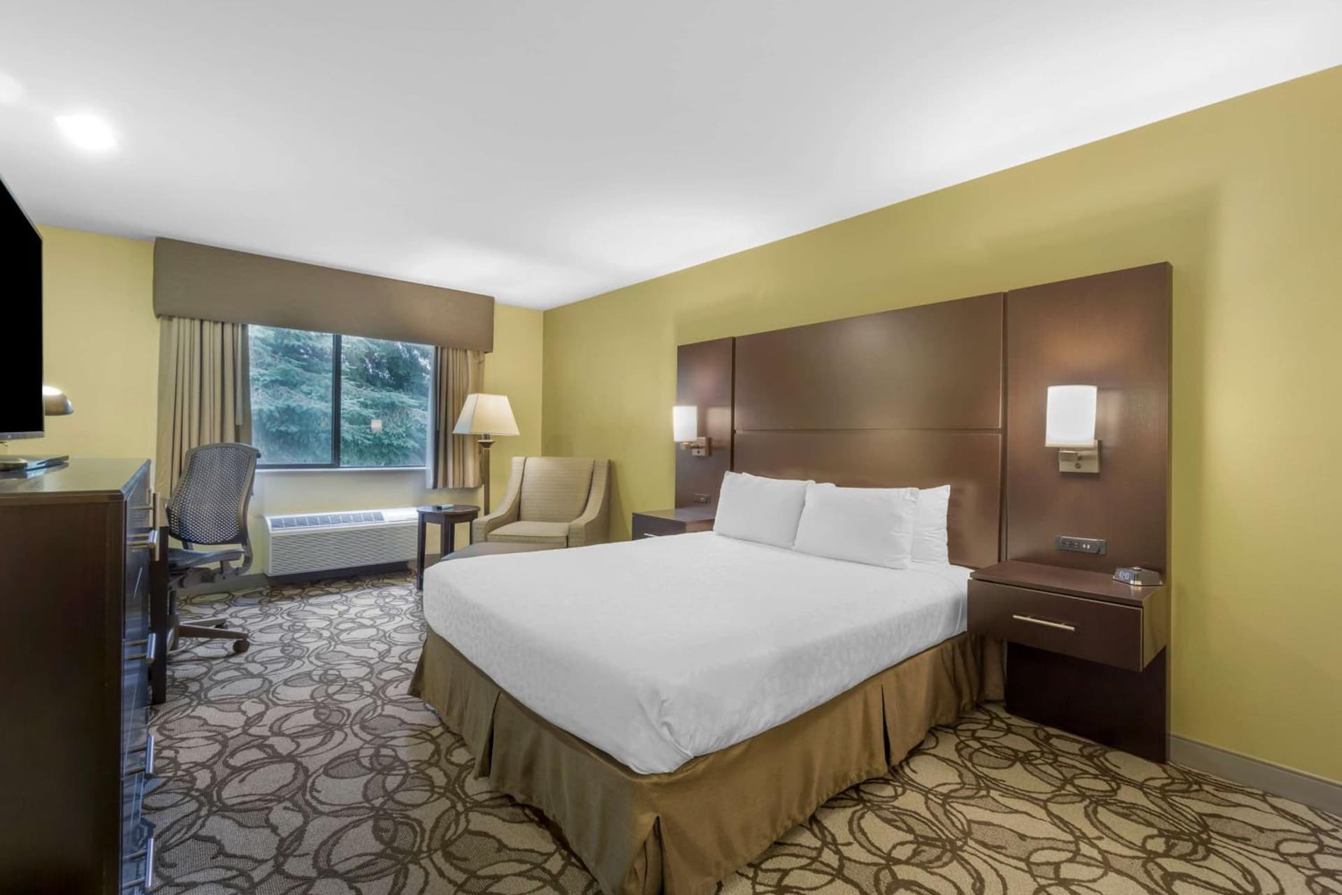 Best Western Plus Plaza by the Green gallery photo in Kent, WA — image 11