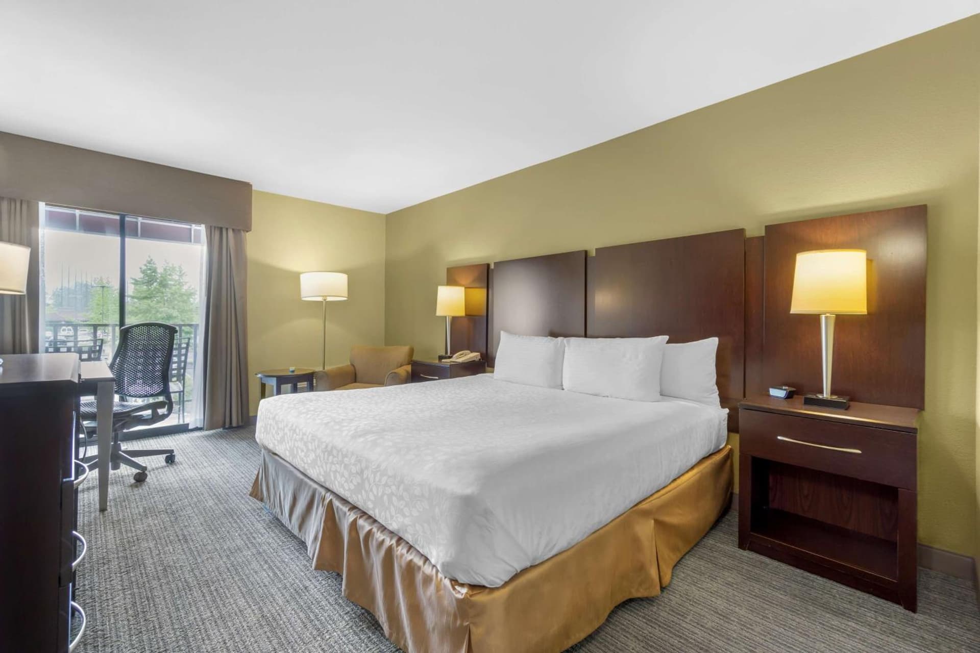 Best Western Plus Plaza by the Green gallery photo in Kent, WA — image 5
