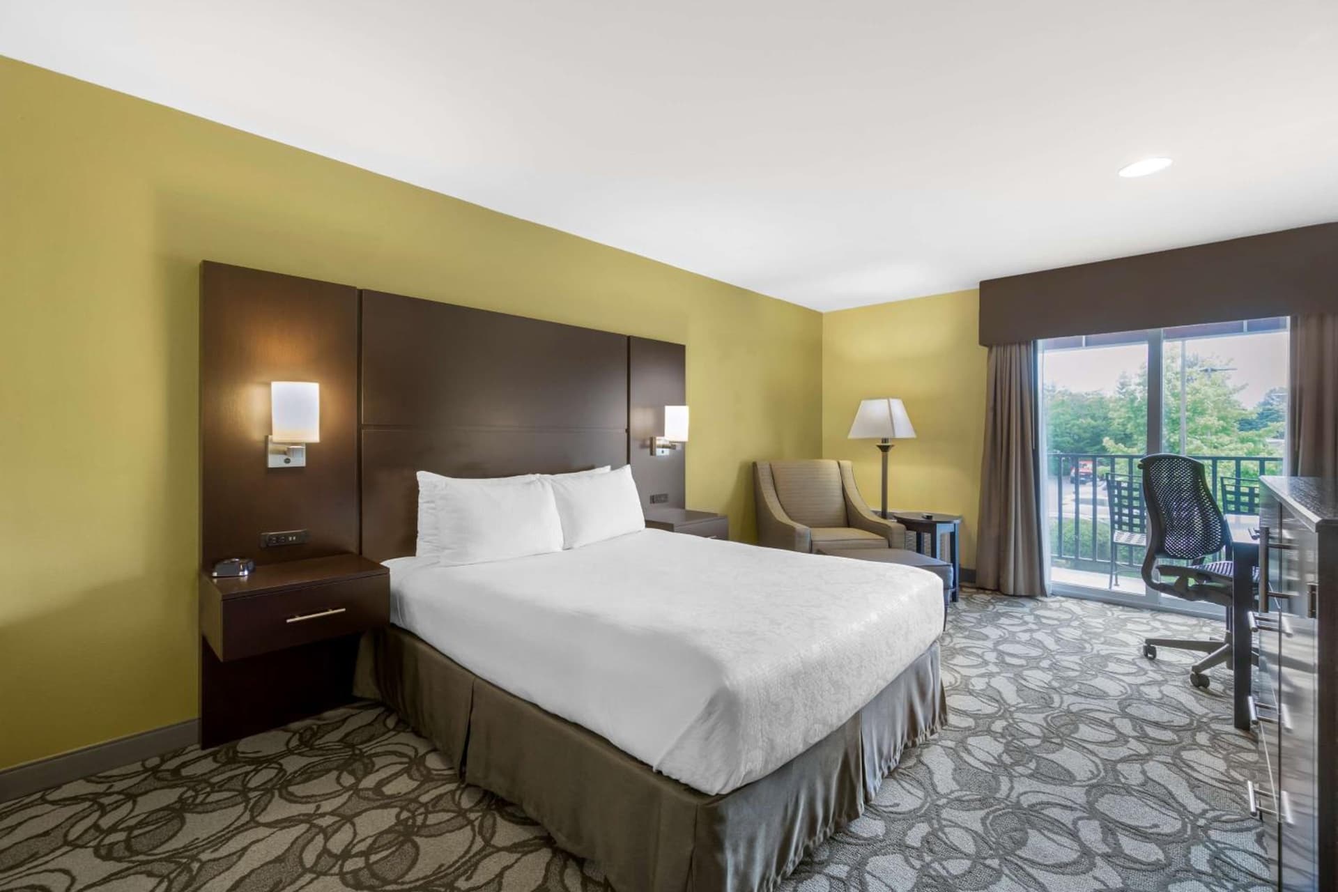 Best Western Plus Plaza by the Green gallery photo in Kent, WA — image 47