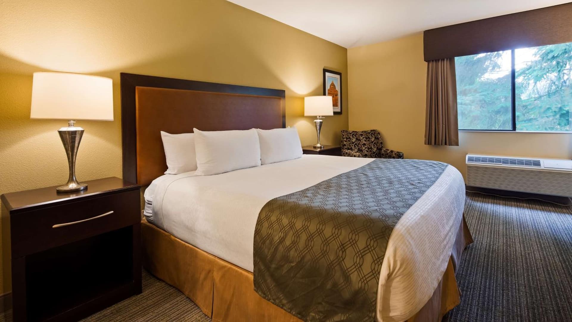 Best Western Plus Plaza by the Green gallery photo in Kent, WA — image 8