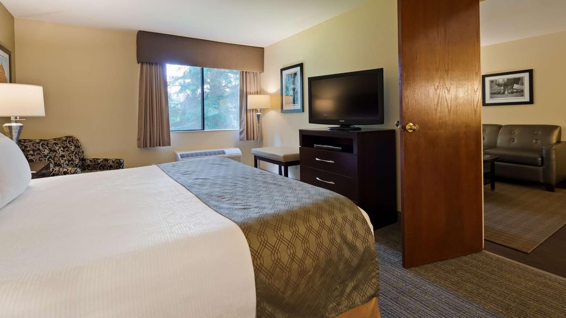 Best Western Plus Plaza by the Green gallery photo in Kent, WA — image 10