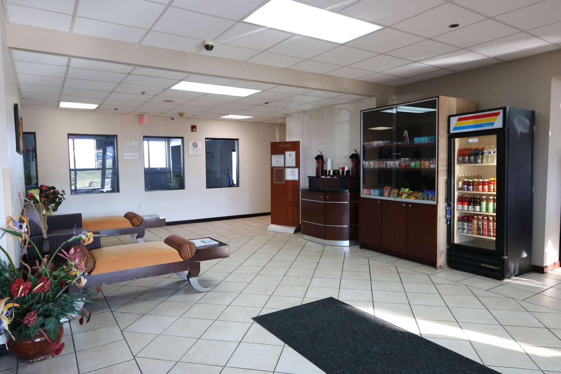 Best Western Bolingbrook Hotel interior in Bolingbrook, IL — gallery photo 2
