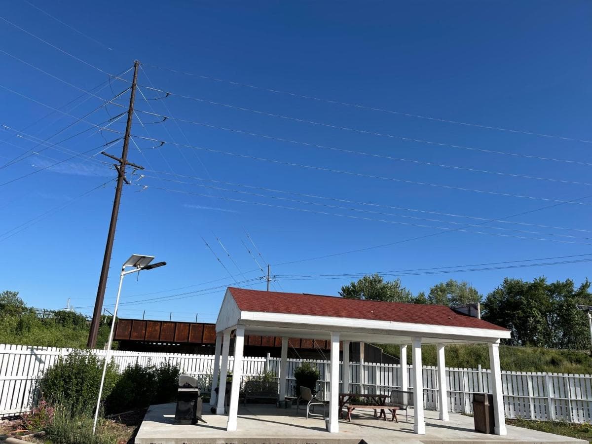 Regal 8 Inn & Suites property views in Lincoln, IL — gallery photo 3