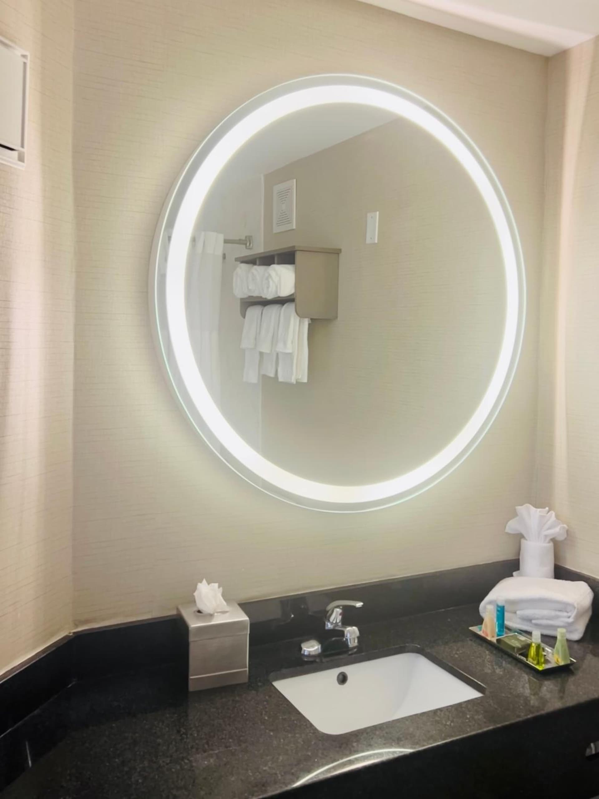 Surfbreak Virginia Beach Oceanfront, an Ascend Collection Hotel gallery photo in Virginia Beach, VA — image 17