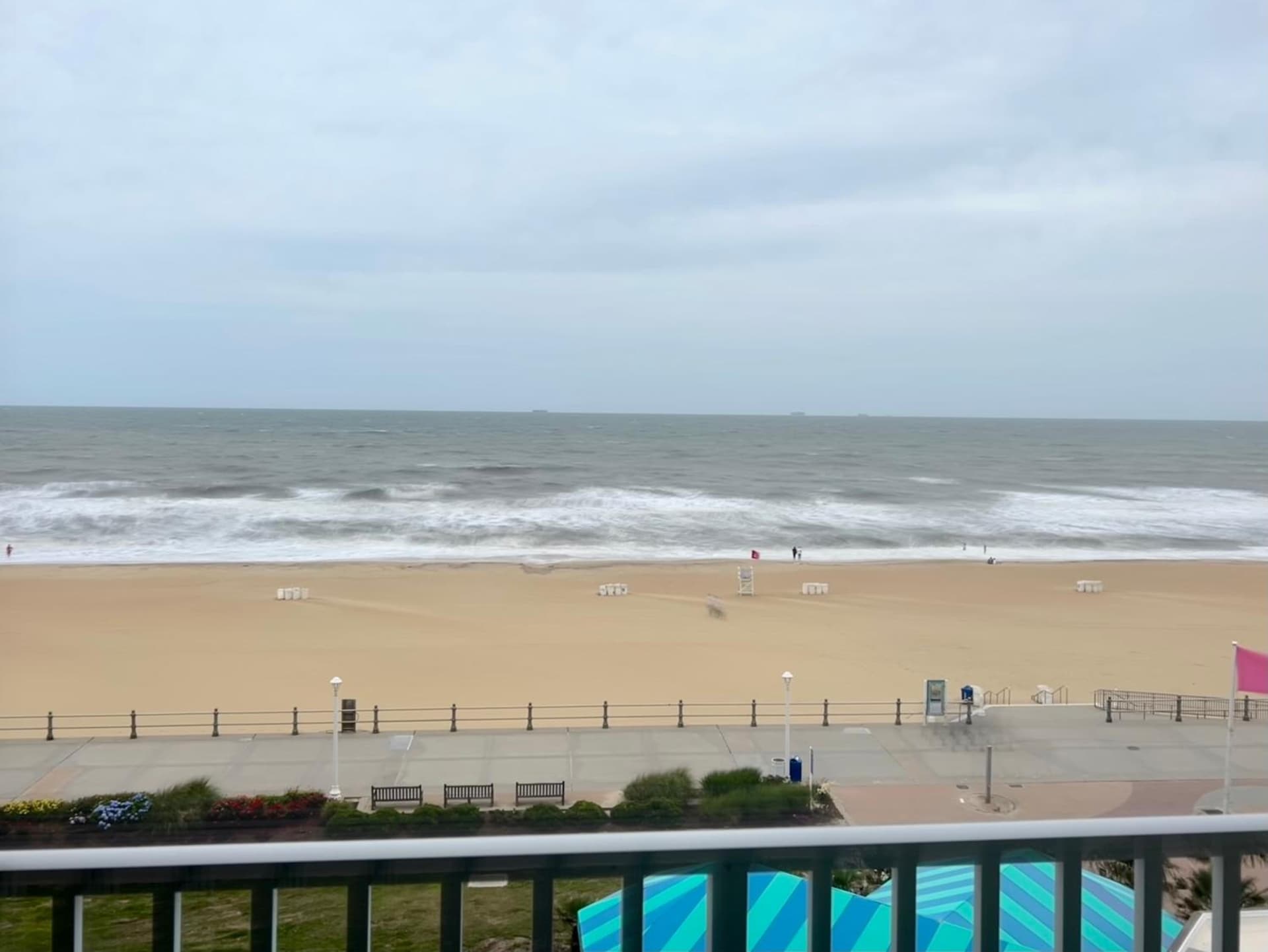 Surfbreak Virginia Beach Oceanfront, an Ascend Collection Hotel gallery photo in Virginia Beach, VA — image 6