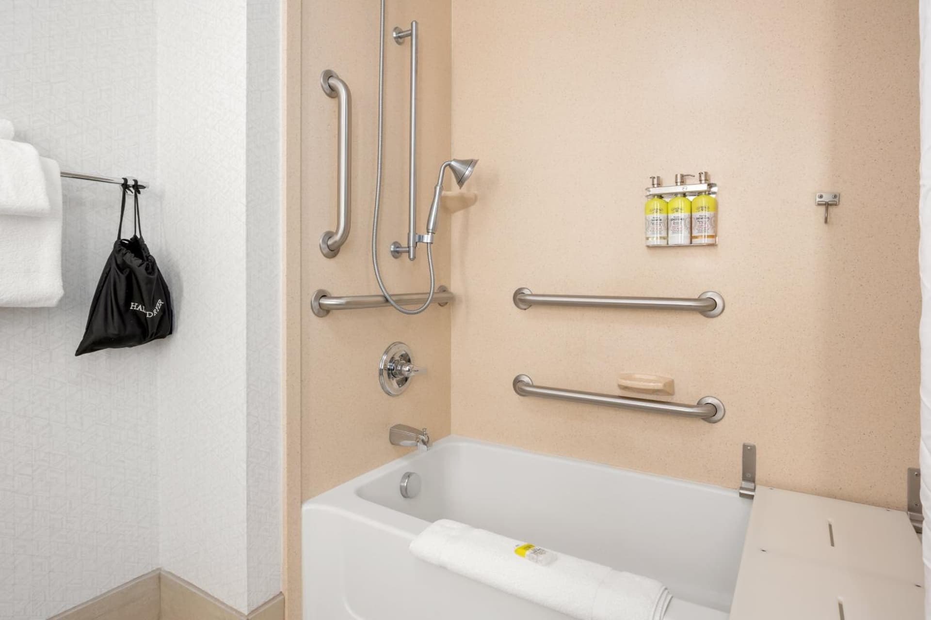Holiday Inn Express Hotel & Suites Marysville by IHG gallery photo in Marysville, WA — image 39