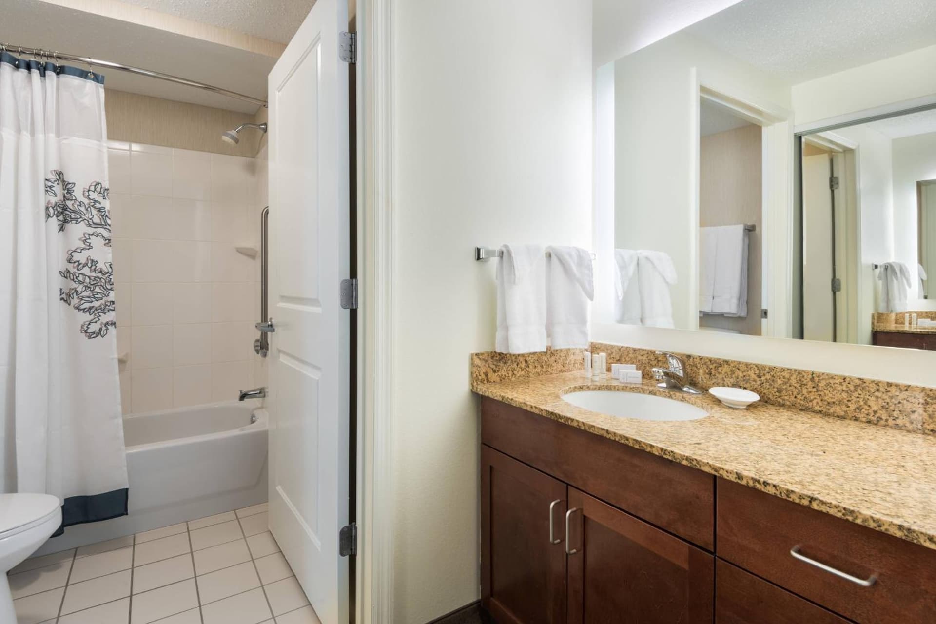 Residence Inn by Marriott St. Louis Downtown gallery photo in Saint Louis, MO — image 19