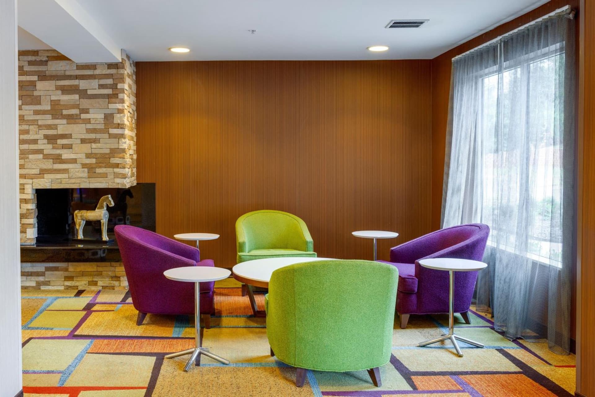 Fairfield Inn & Suites by Marriott Edmond interior in Edmond, OK — gallery photo 2