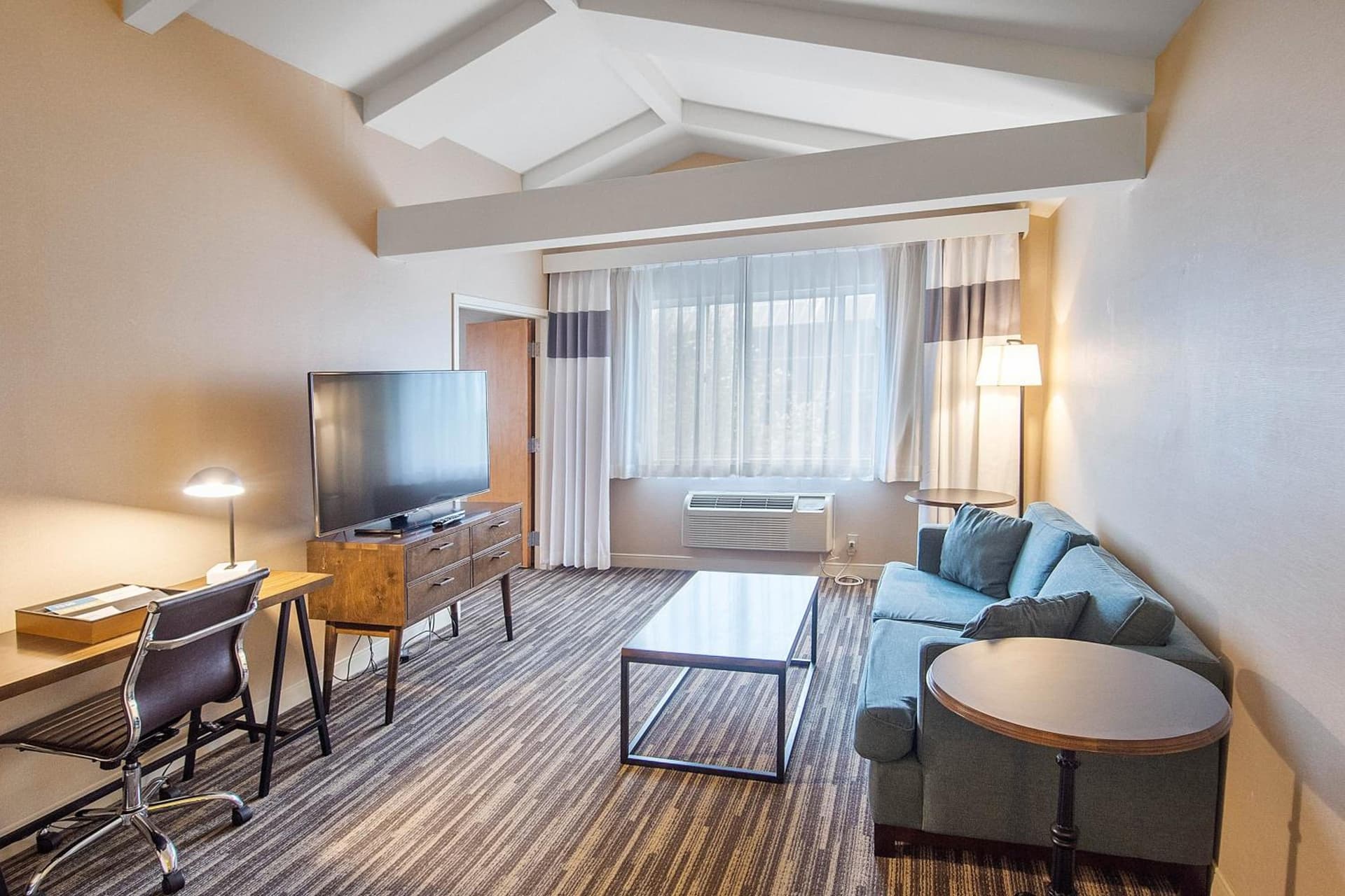 Best Western Premier Plainview-Long Island Hotel gallery photo in Plainview, NY — image 5