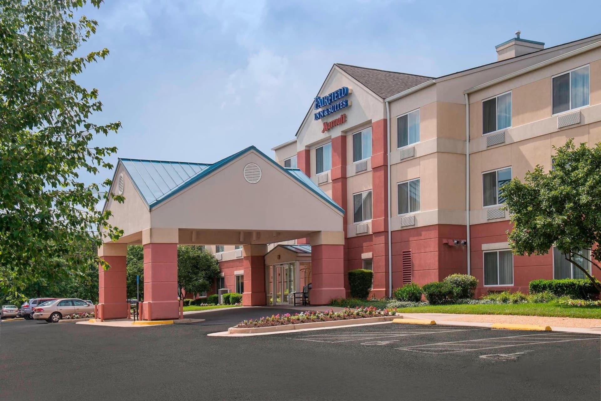 Fairfield Inn Dulles Airport Chantilly interior in Chantilly, VA — gallery photo 2