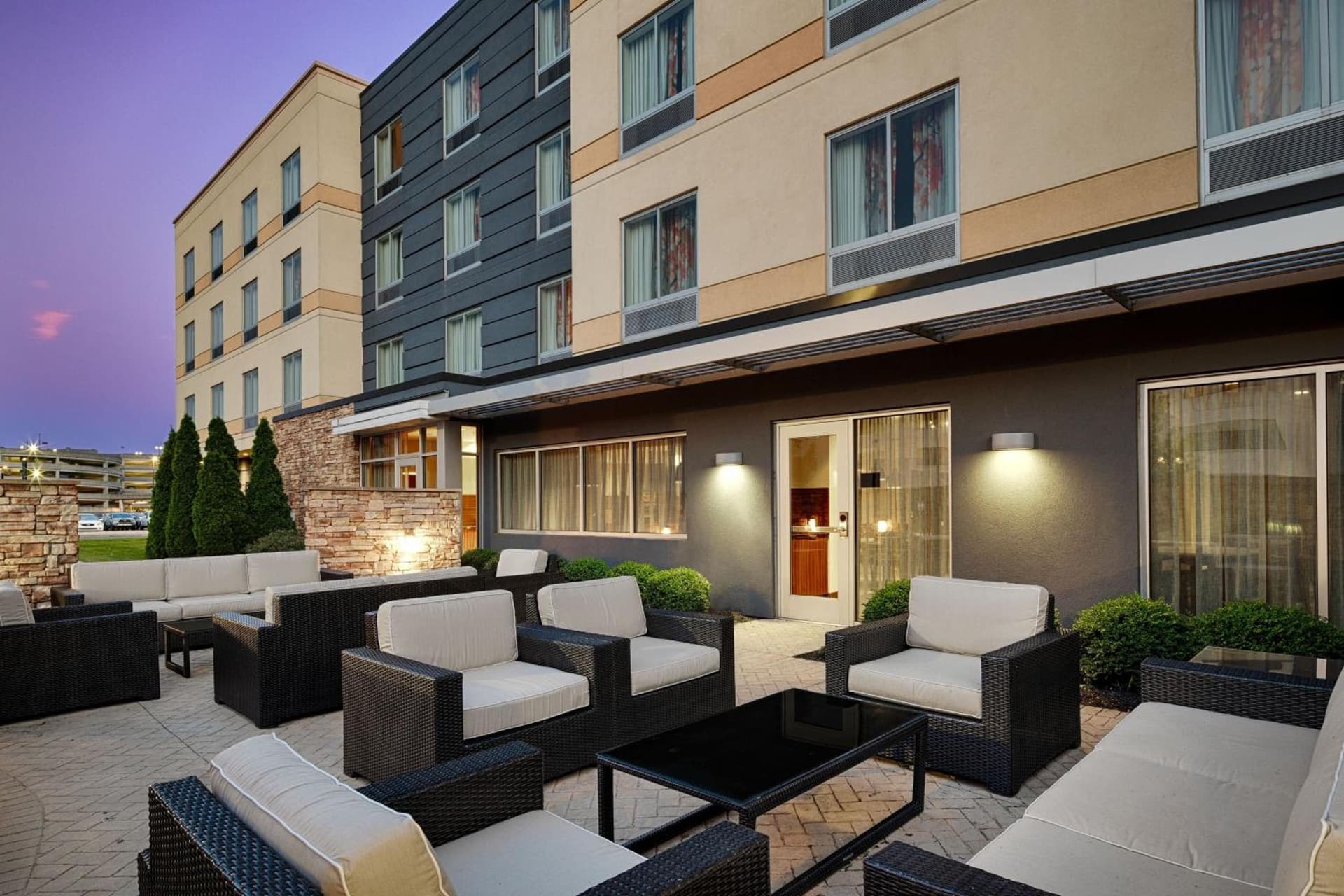 Fairfield Inn & Suites by Marriott Columbus Airport interior in Columbus, OH — gallery photo 2