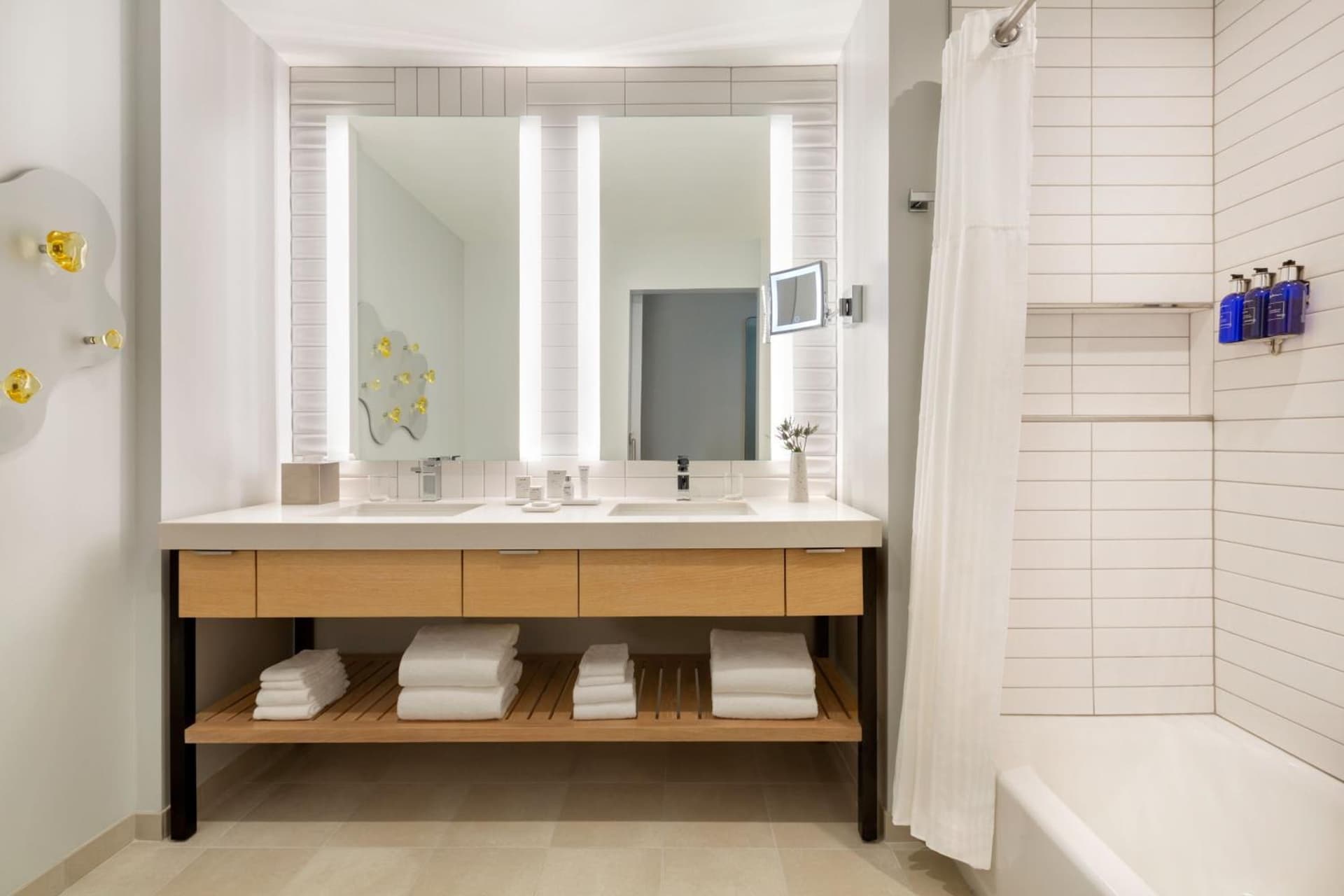 The Viv Hotel, Anaheim, a Tribute Portfolio Hotel gallery photo in Anaheim, CA — image 15