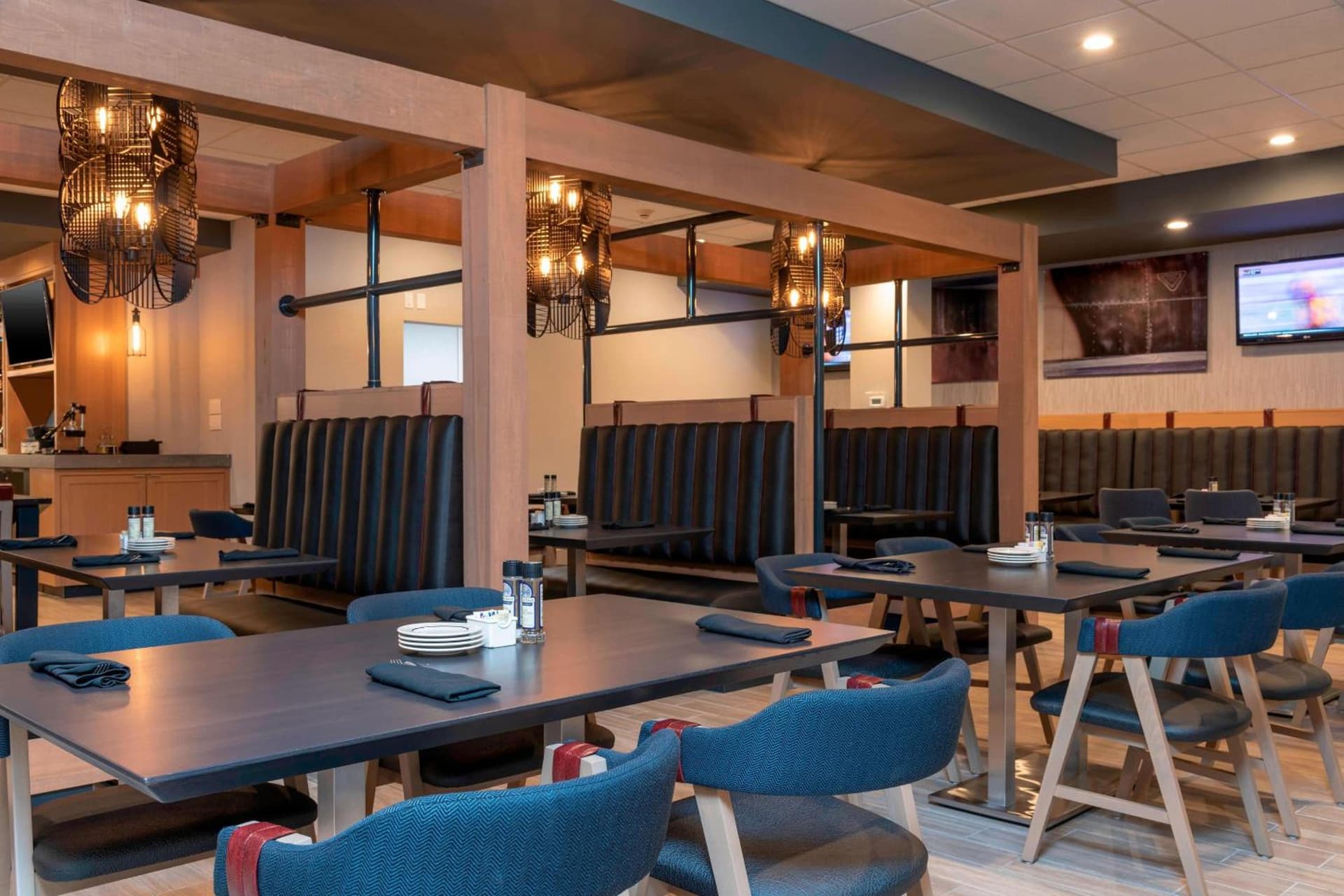 Delta Hotels by Marriott Kalamazoo Conference Center gallery photo in Kalamazoo, MI — image 21