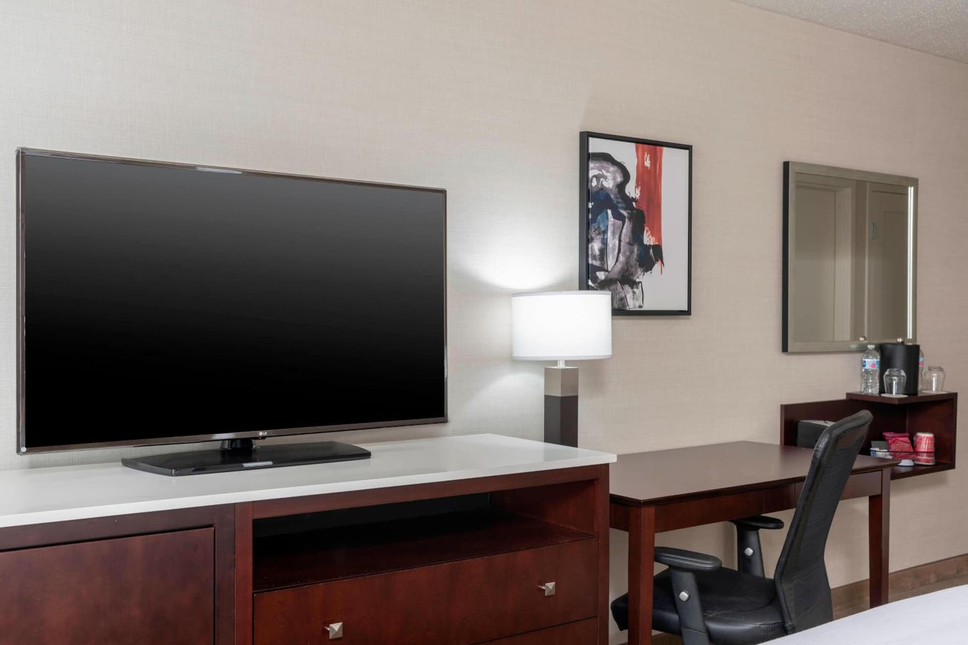 Delta Hotels by Marriott Kalamazoo Conference Center gallery photo in Kalamazoo, MI — image 26