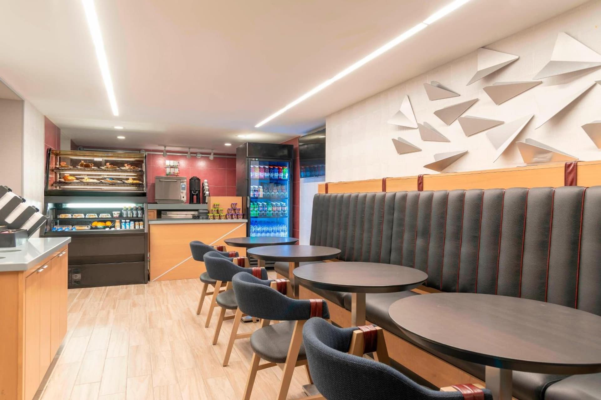 Delta Hotels by Marriott Kalamazoo Conference Center gallery photo in Kalamazoo, MI — image 31