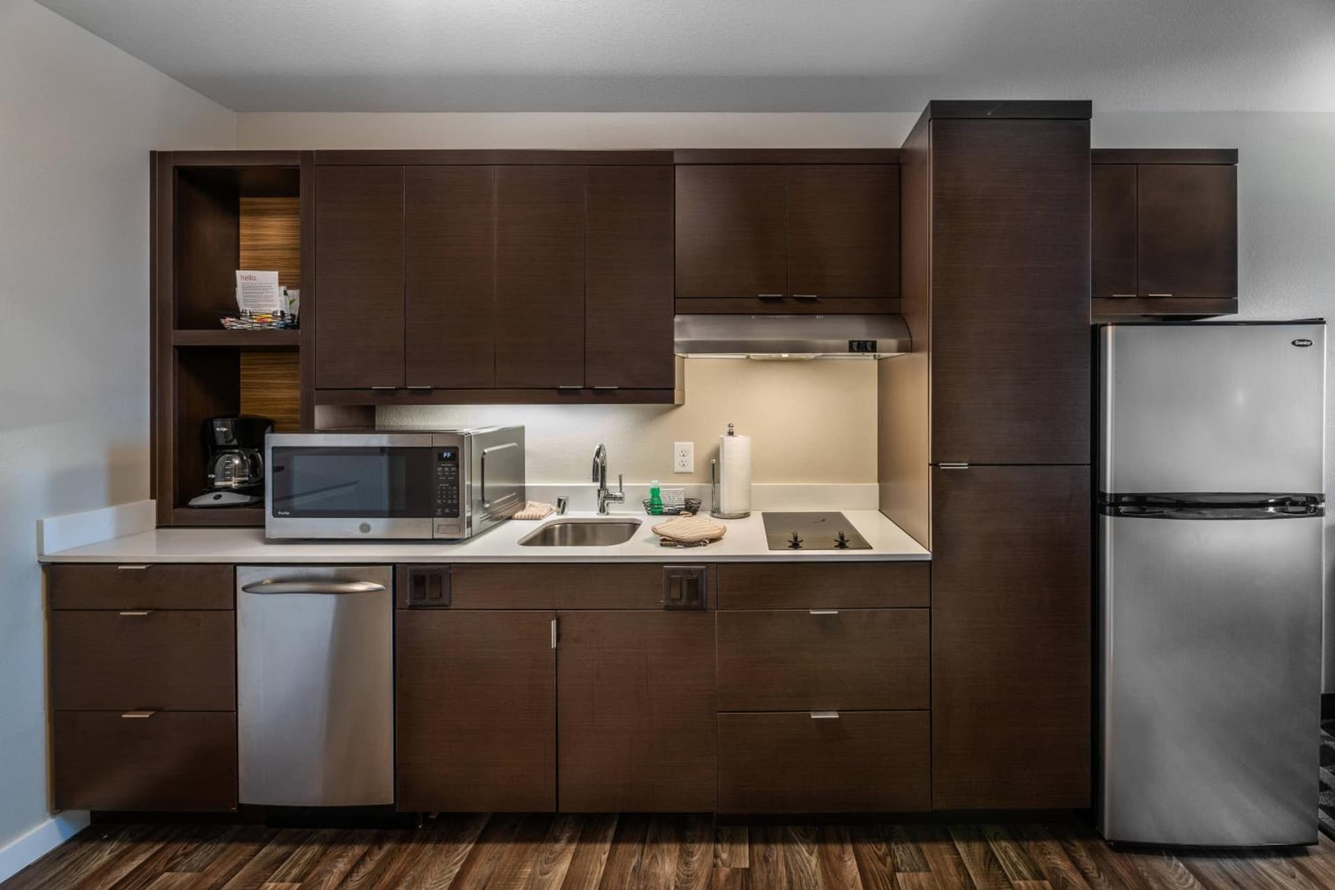 TownePlace Suites by Marriott Milwaukee Oak Creek interior in Oak Creek, WI — gallery photo 2