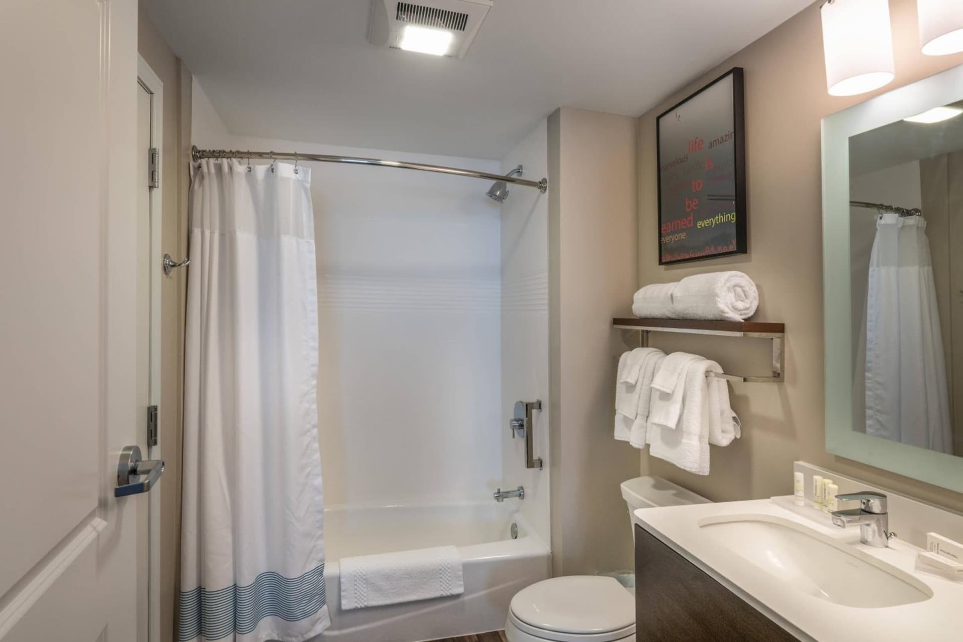 TownePlace Suites by Marriott Milwaukee Oak Creek gallery photo in Oak Creek, WI — image 10