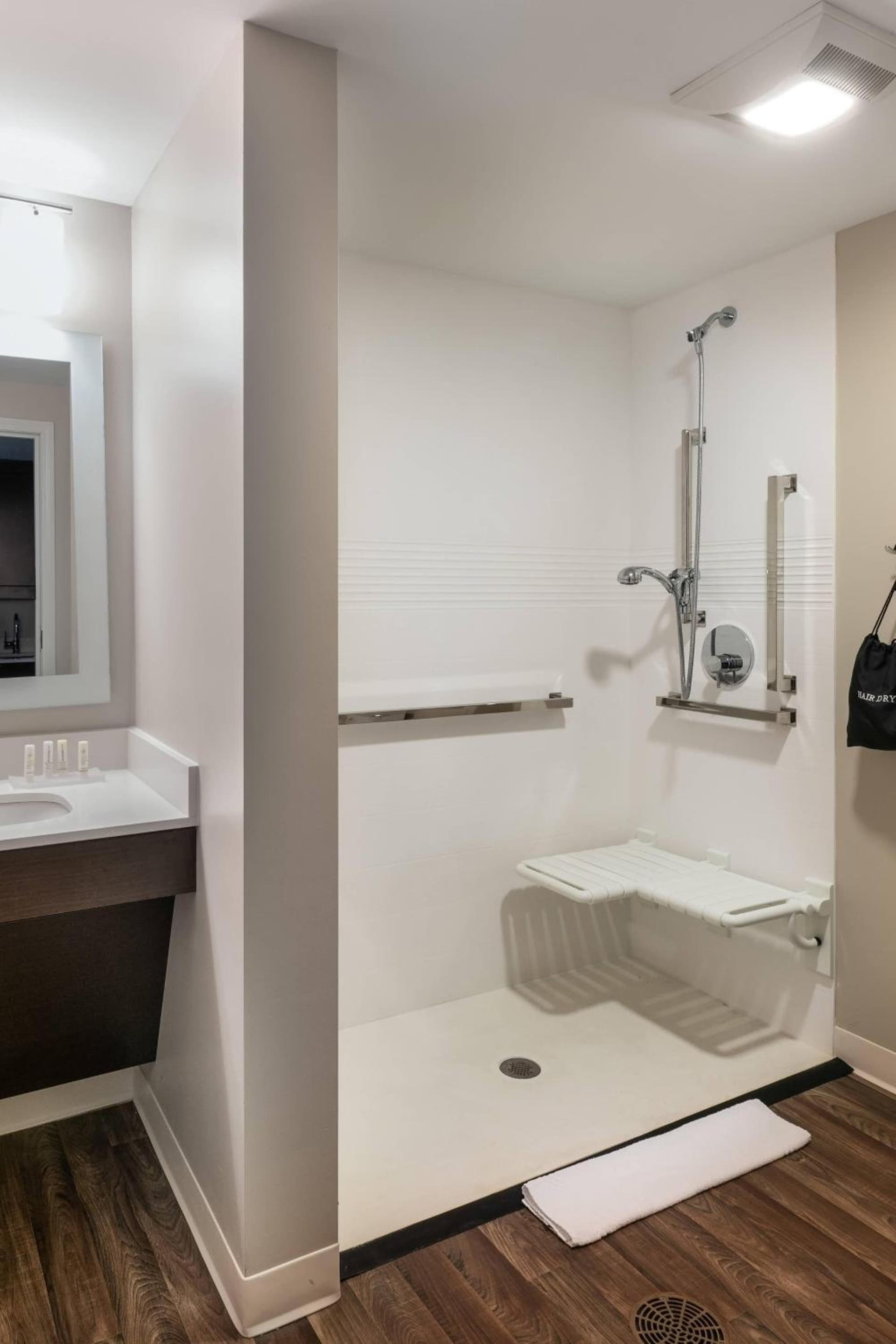 TownePlace Suites by Marriott Milwaukee Oak Creek gallery photo in Oak Creek, WI — image 17