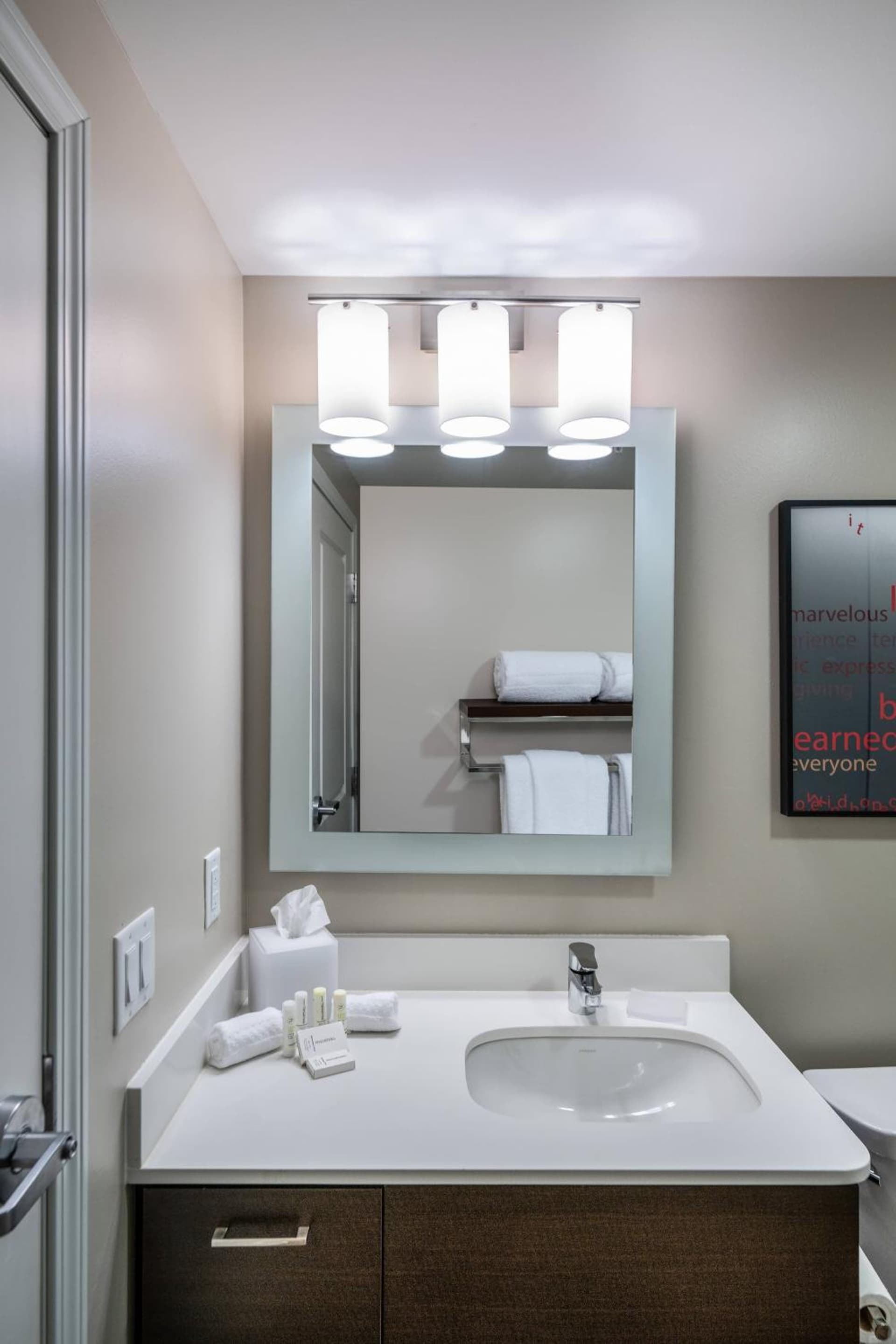 TownePlace Suites by Marriott Milwaukee Oak Creek gallery photo in Oak Creek, WI — image 7