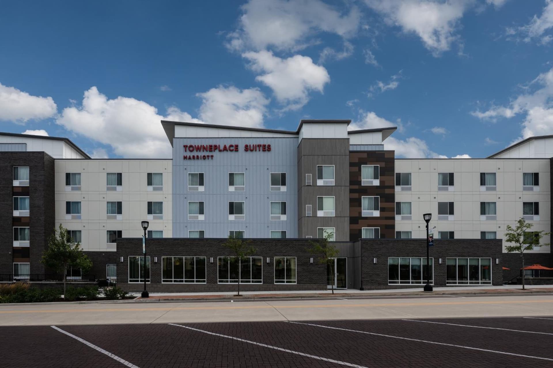 TownePlace Suites by Marriott Milwaukee Oak Creek interior in Oak Creek, WI — gallery photo 2