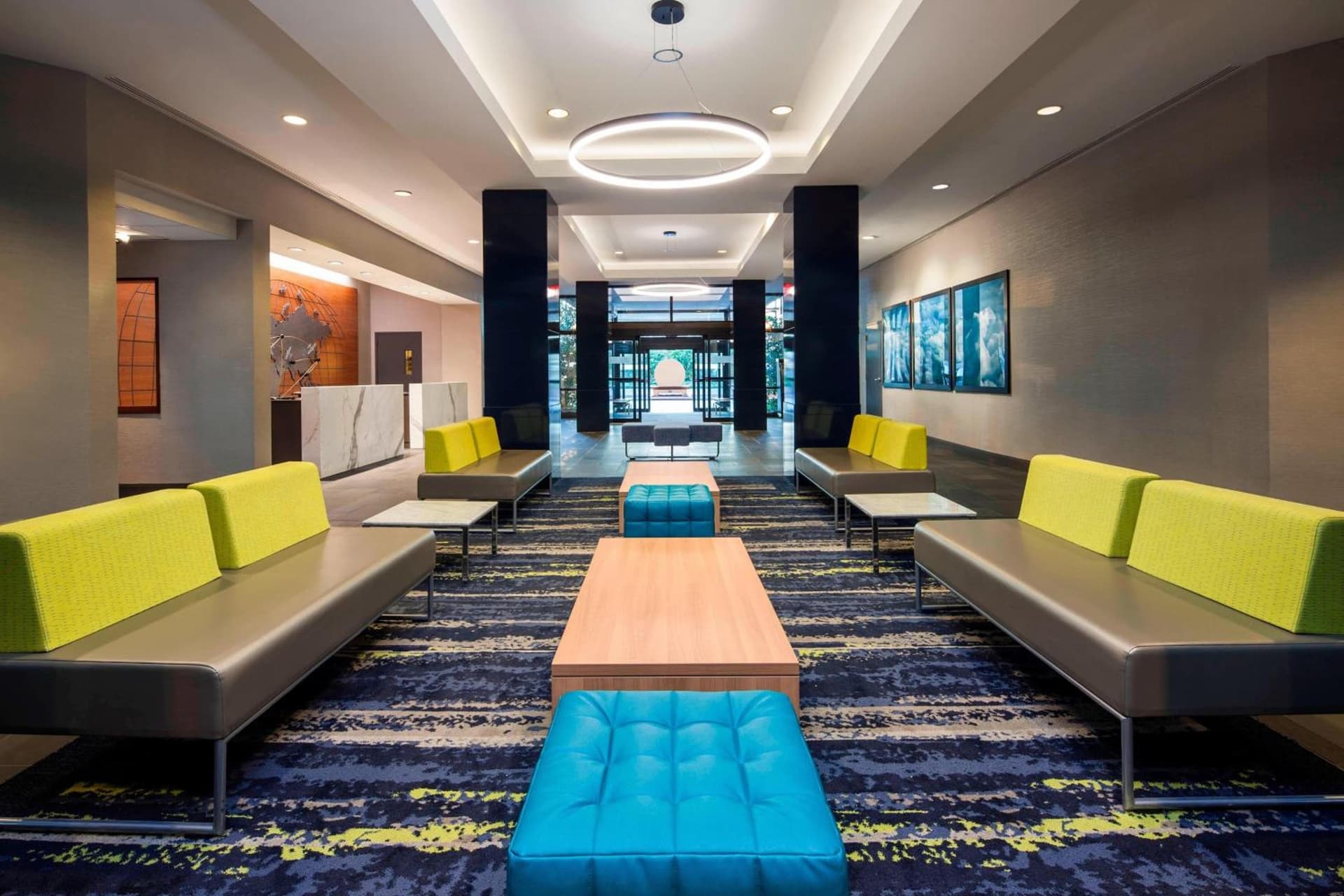 Sheraton Suites Philadelphia Airport interior in Philadelphia, PA — gallery photo 2