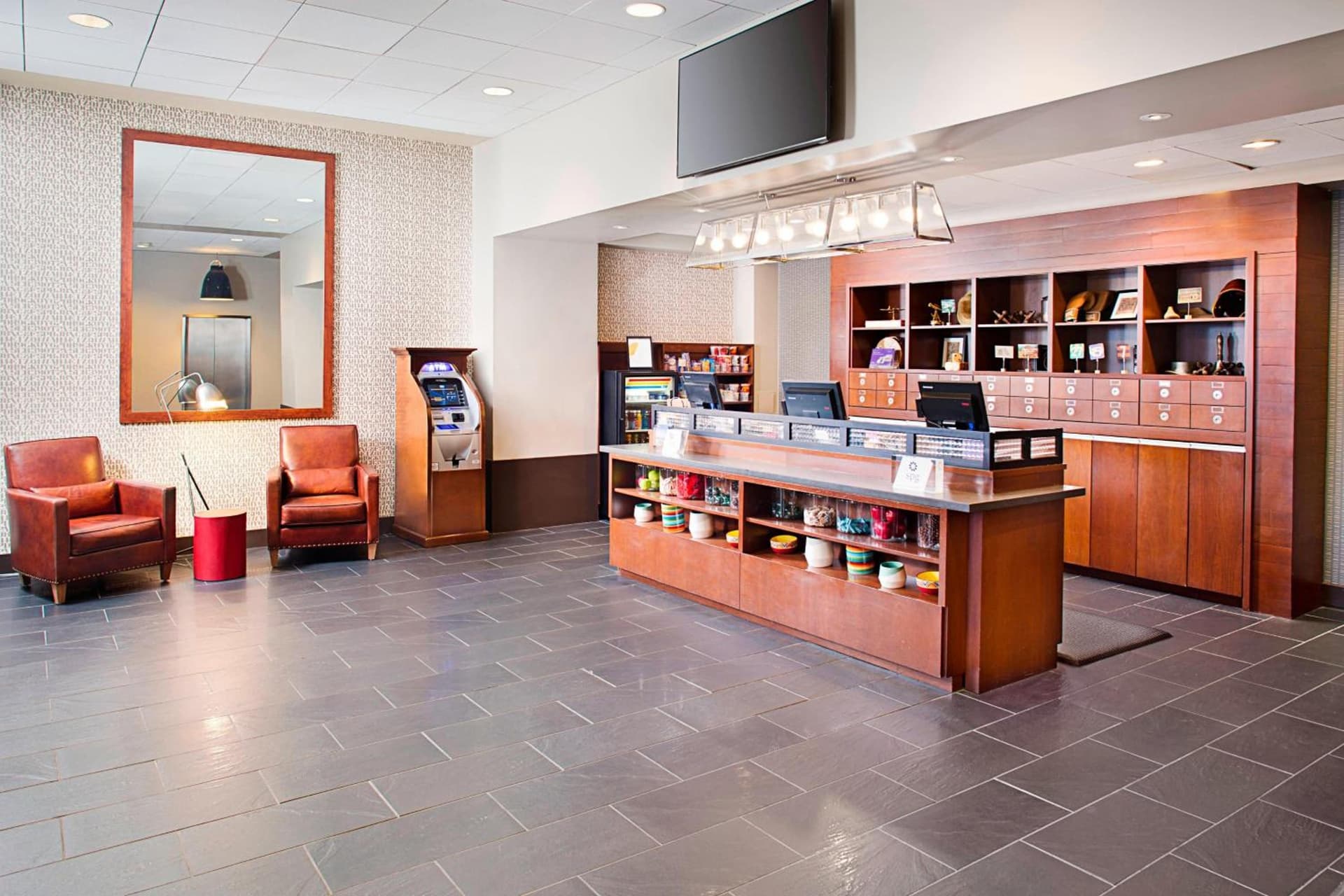 Four Points by Sheraton Philadelphia Airport interior in Philadelphia, PA — gallery photo 2