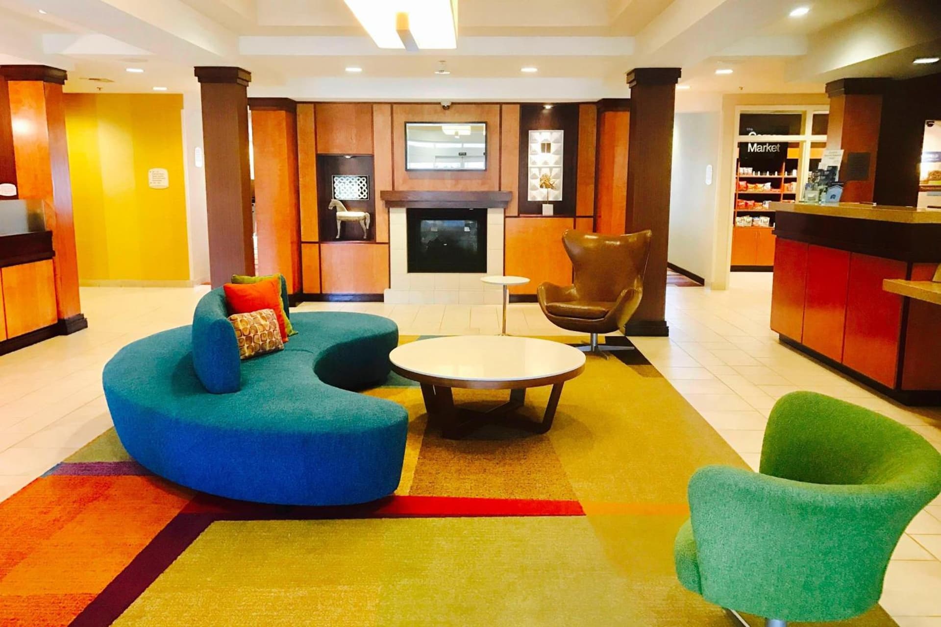 Fairfield Inn and Suites Sacramento Airport Natomas featured exterior or lobby in Sacramento, CA — similar hotel