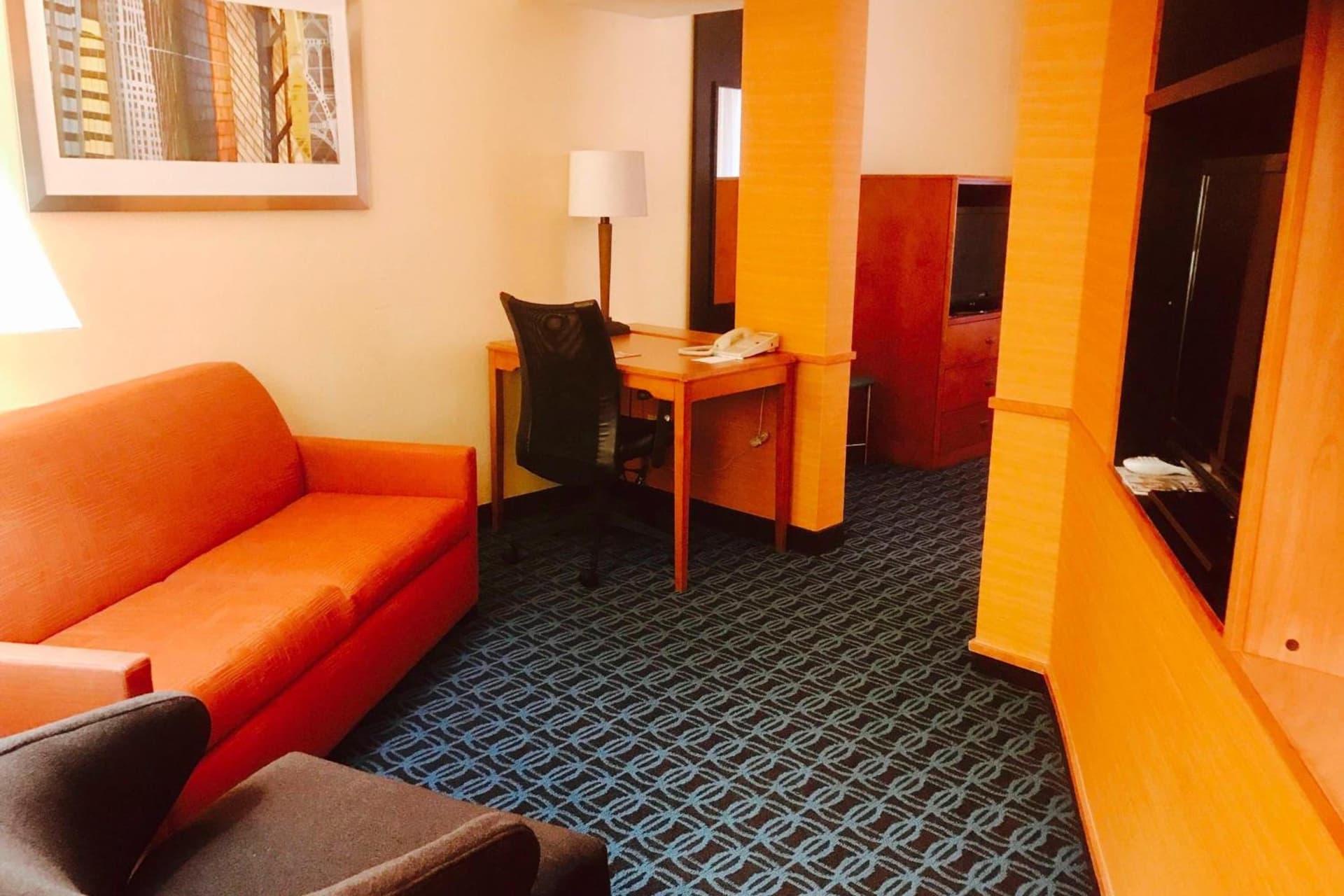 Fairfield Inn and Suites Sacramento Airport Natomas interior in Sacramento, CA — gallery photo 2