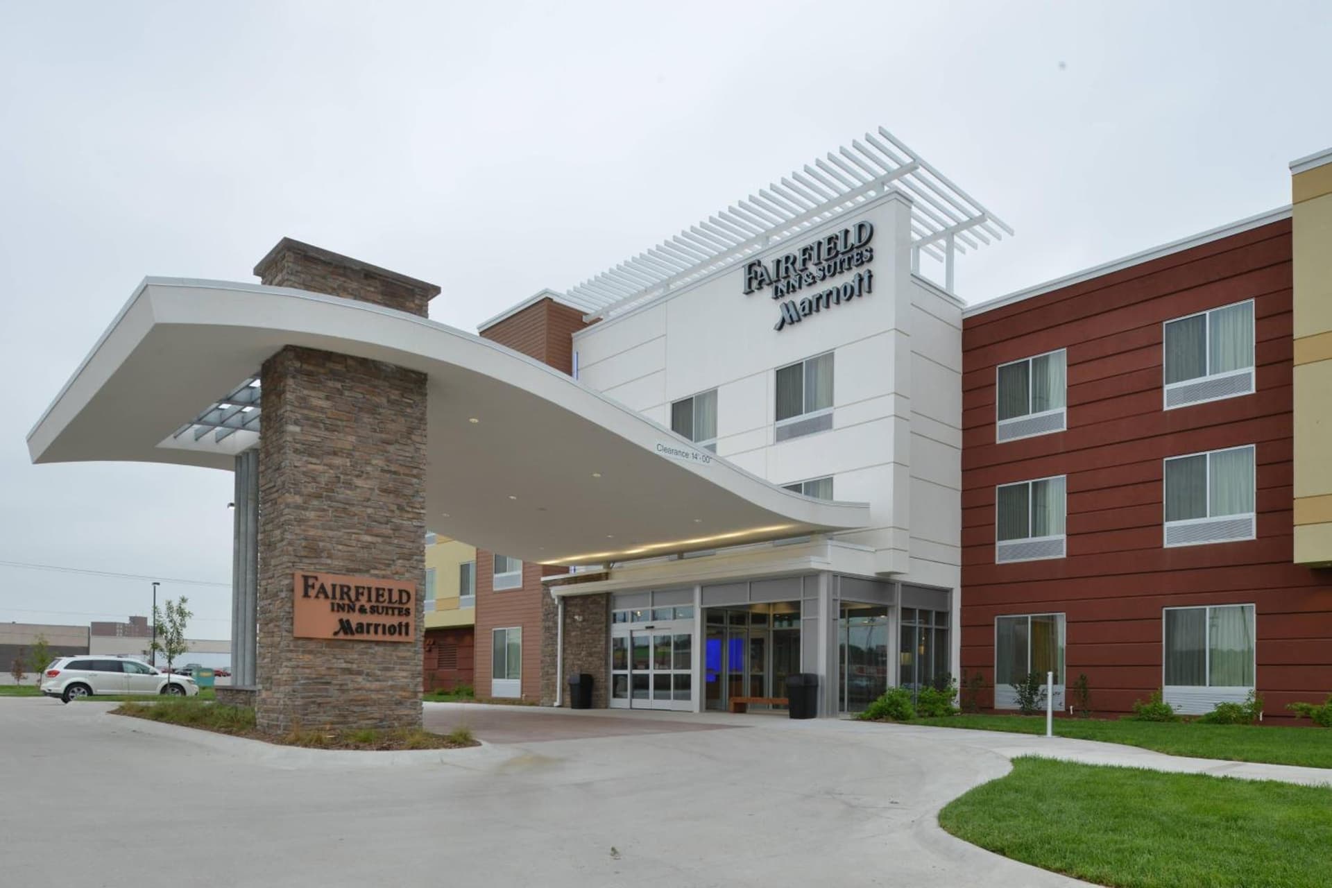 Fairfield Inn & Suites by Marriott Fremont interior in Fremont, NE — gallery photo 2