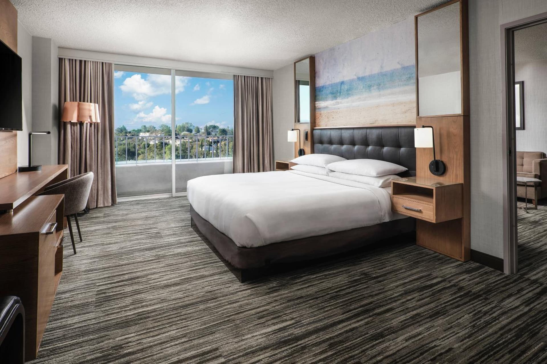 Warner Center Marriott Woodland Hills interior in Woodland Hills, CA — gallery photo 2