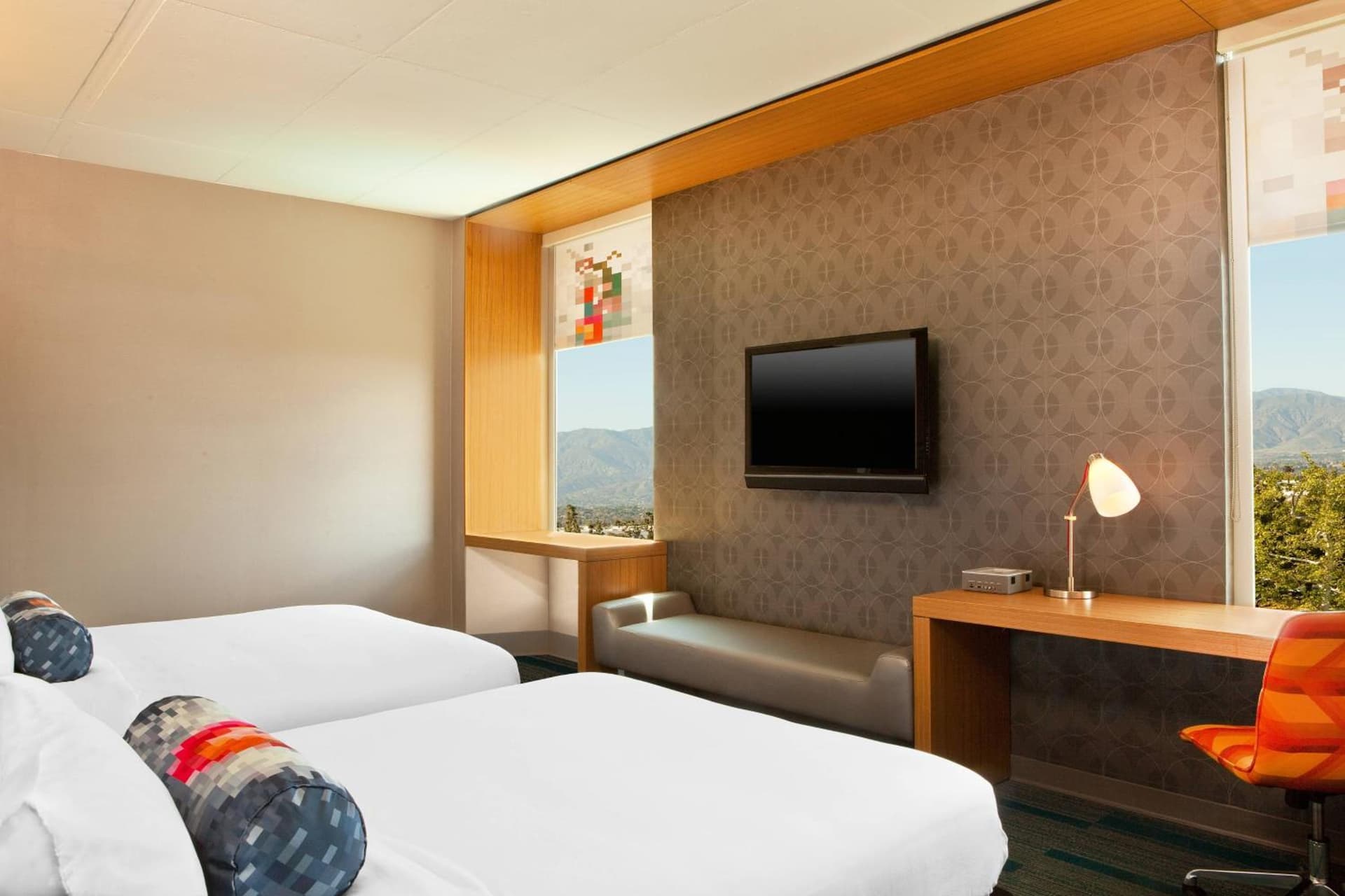 Aloft by Marriott Ontario-Rancho Cucamonga interior in Rancho Cucamonga, CA — gallery photo 2