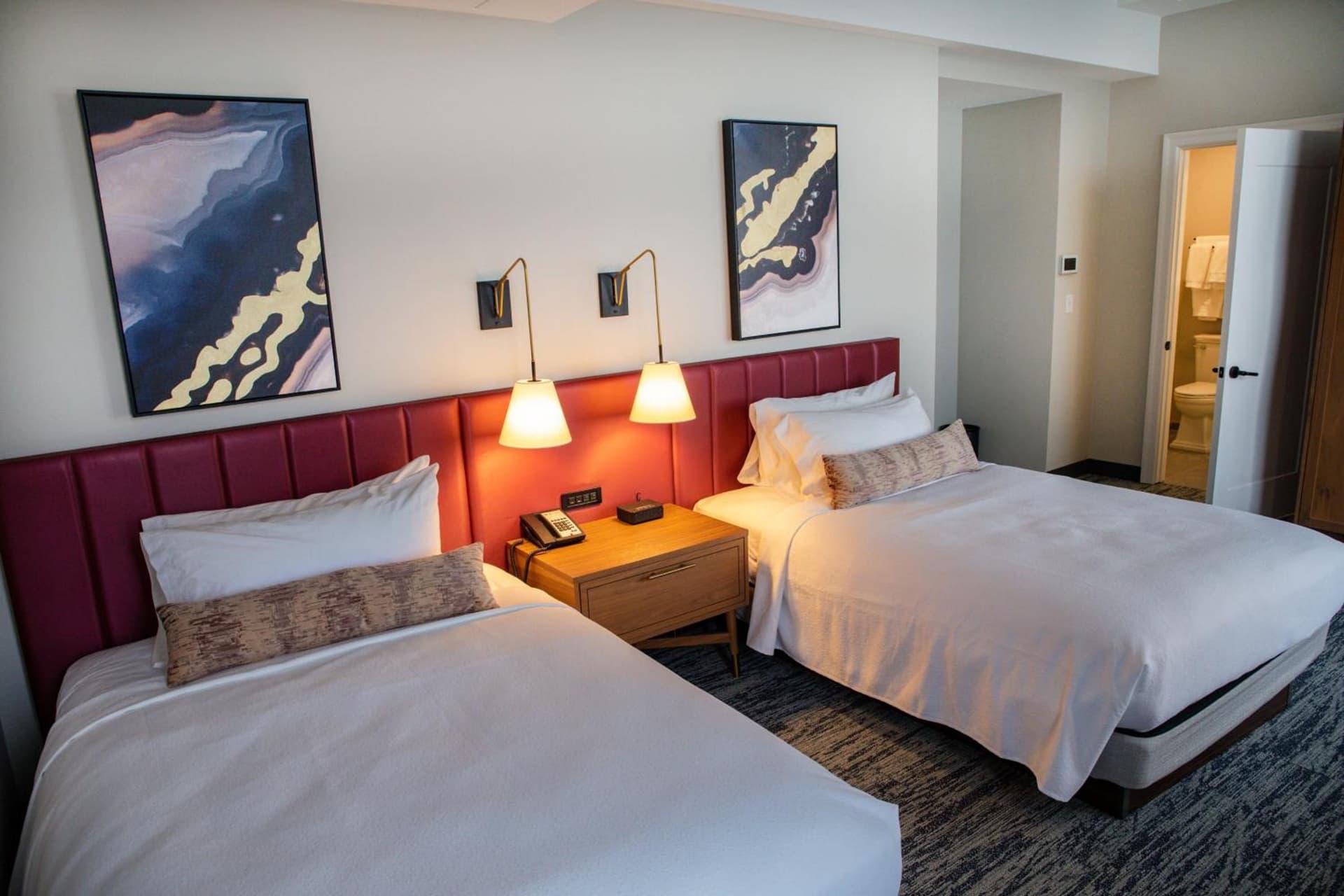 BLU-Tique, Akron, a Tribute Portfolio Hotel gallery photo in Akron, OH — image 20