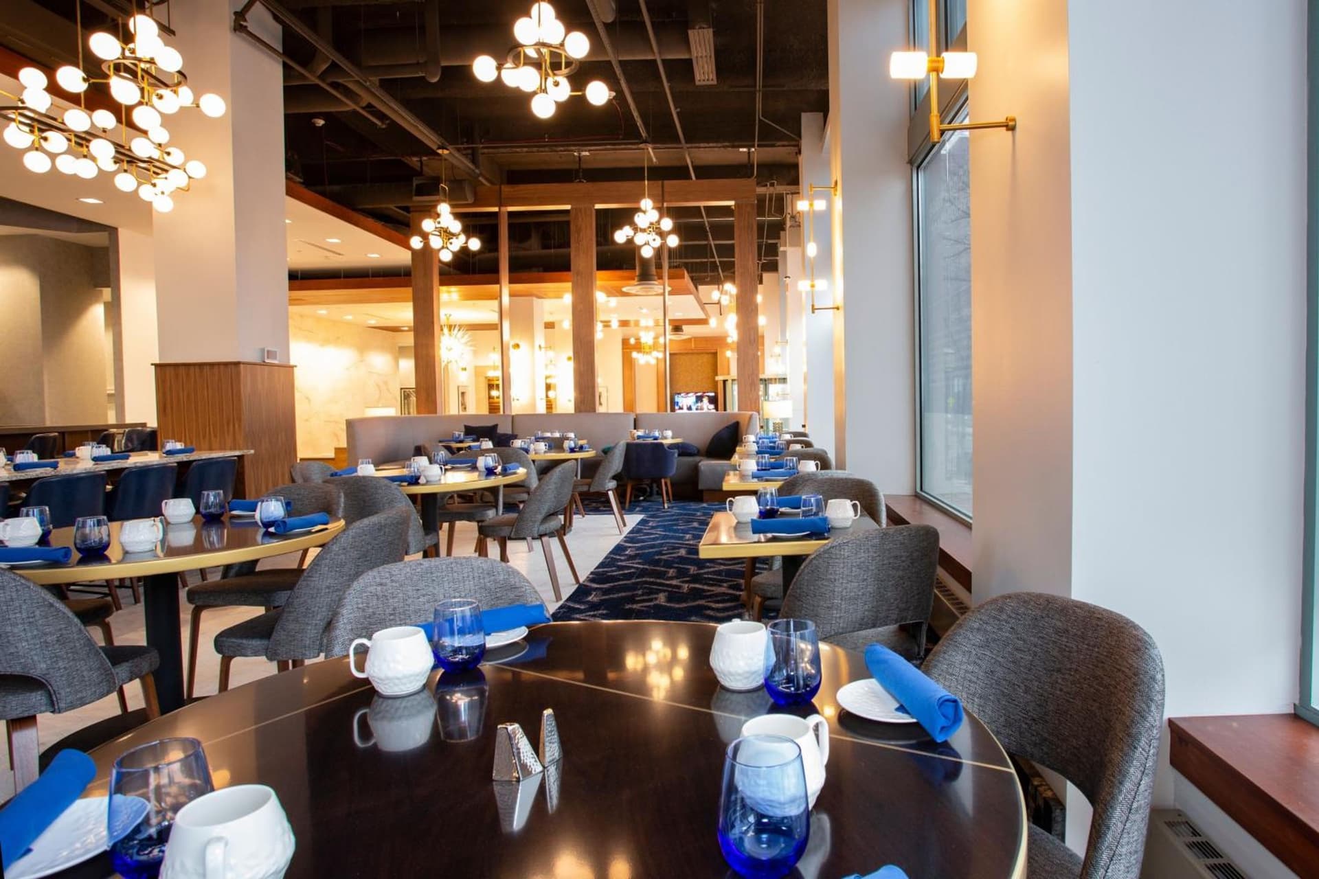 BLU-Tique, Akron, a Tribute Portfolio Hotel gallery photo in Akron, OH — image 37