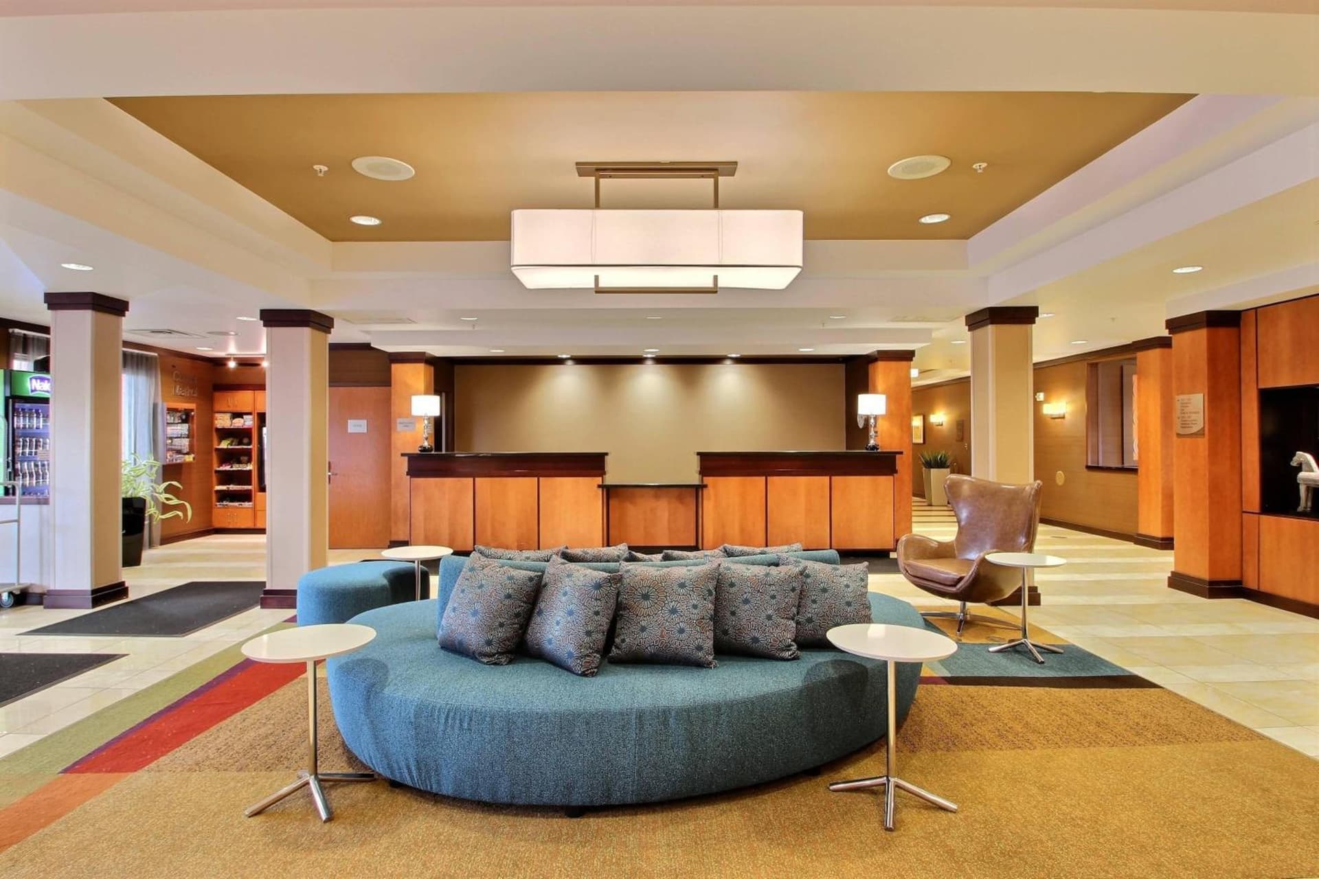 Fairfield Inn & Suites by Marriott Milwaukee Airport interior in Oak Creek, WI — gallery photo 2