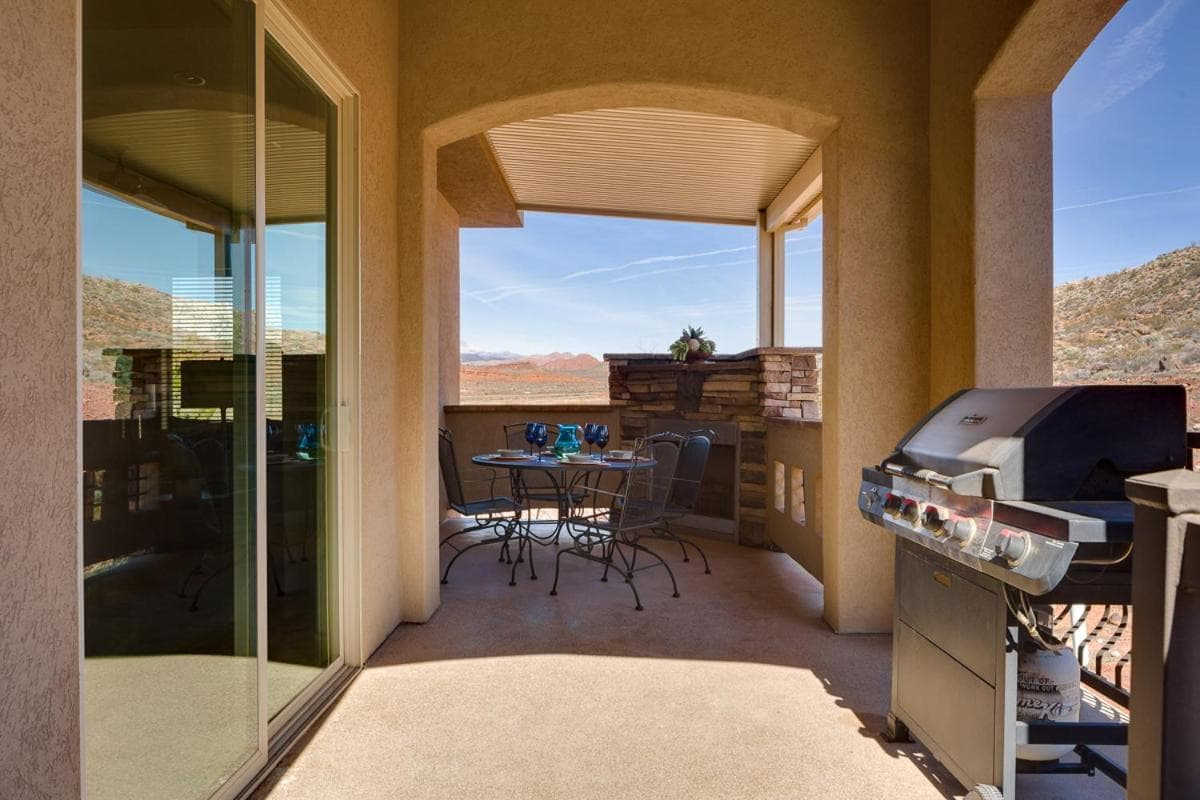 H5 The Kestrel L Ground Floor 3-bedroom Hillside View — hotel in Hurricane, Utah