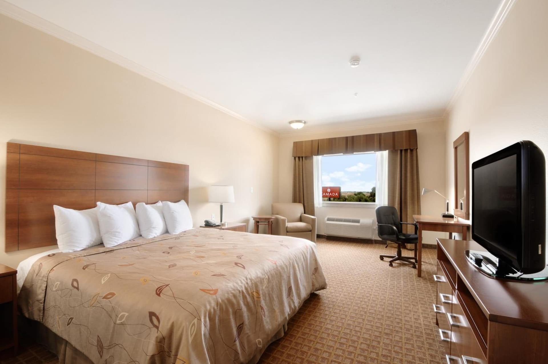 Ramada by Wyndham College Station gallery photo in College Station, TX — image 12