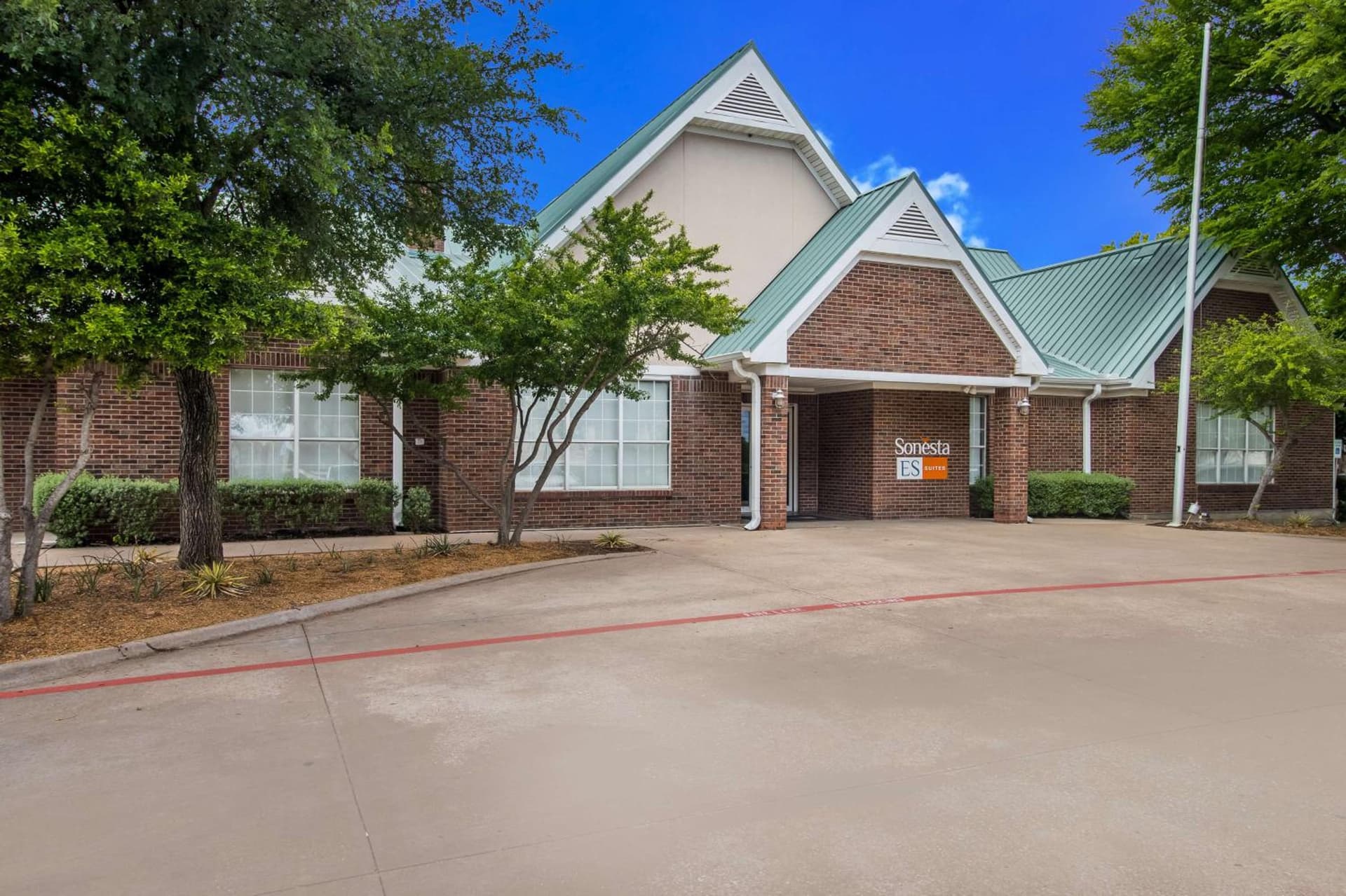 Sonesta ES Suites Dallas Richardson interior in Richardson, TX — gallery photo 2